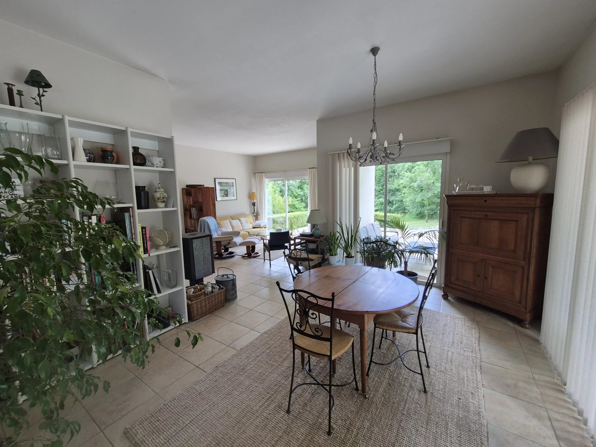 Lovely contemporary house with pool near Cahors, Midi-Pyrénées – France – BVI81274