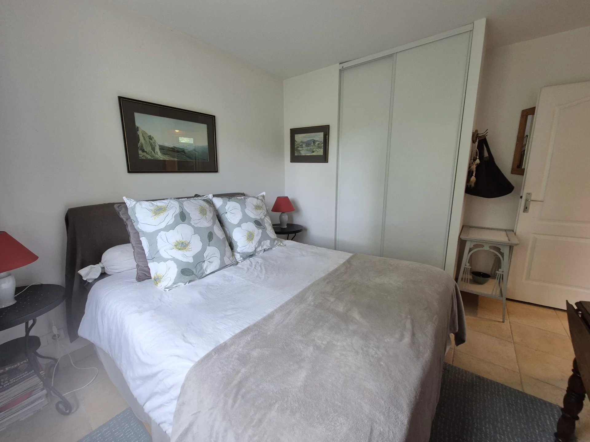 Lovely contemporary house with pool near Cahors, Midi-Pyrénées – France – BVI81274