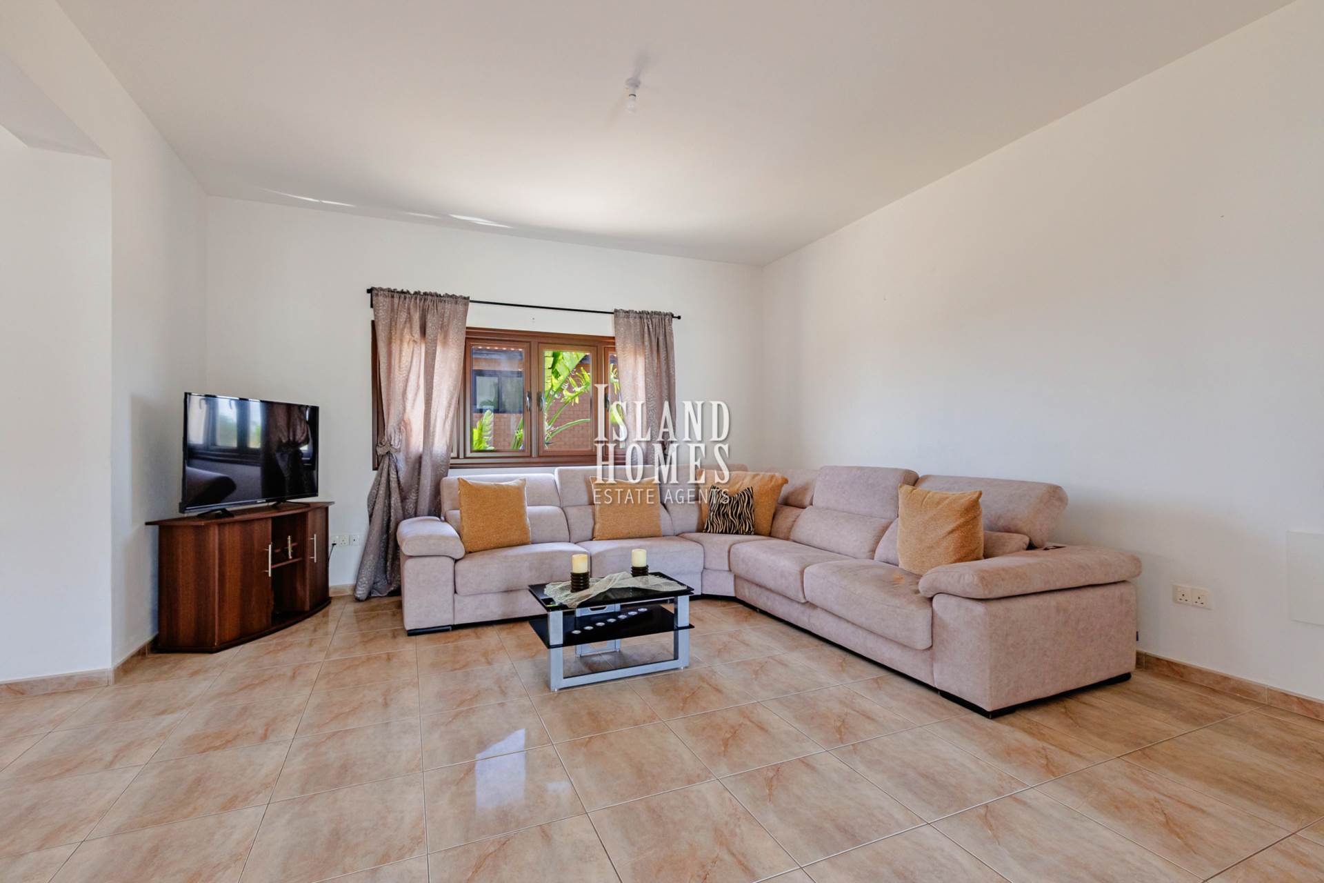 4 bedroom Detached in Frenaros, Famagusta, Cyprus – FrE185