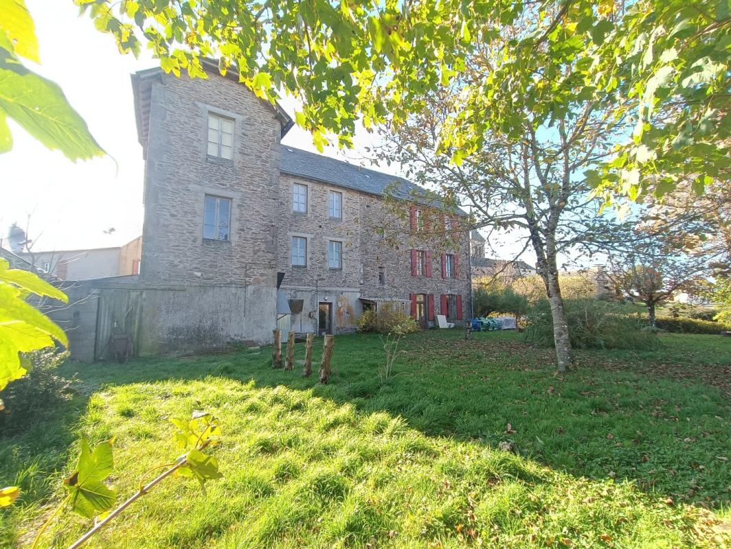 maison en pierres in Salles Curan, Aveyron, France – 12008365062