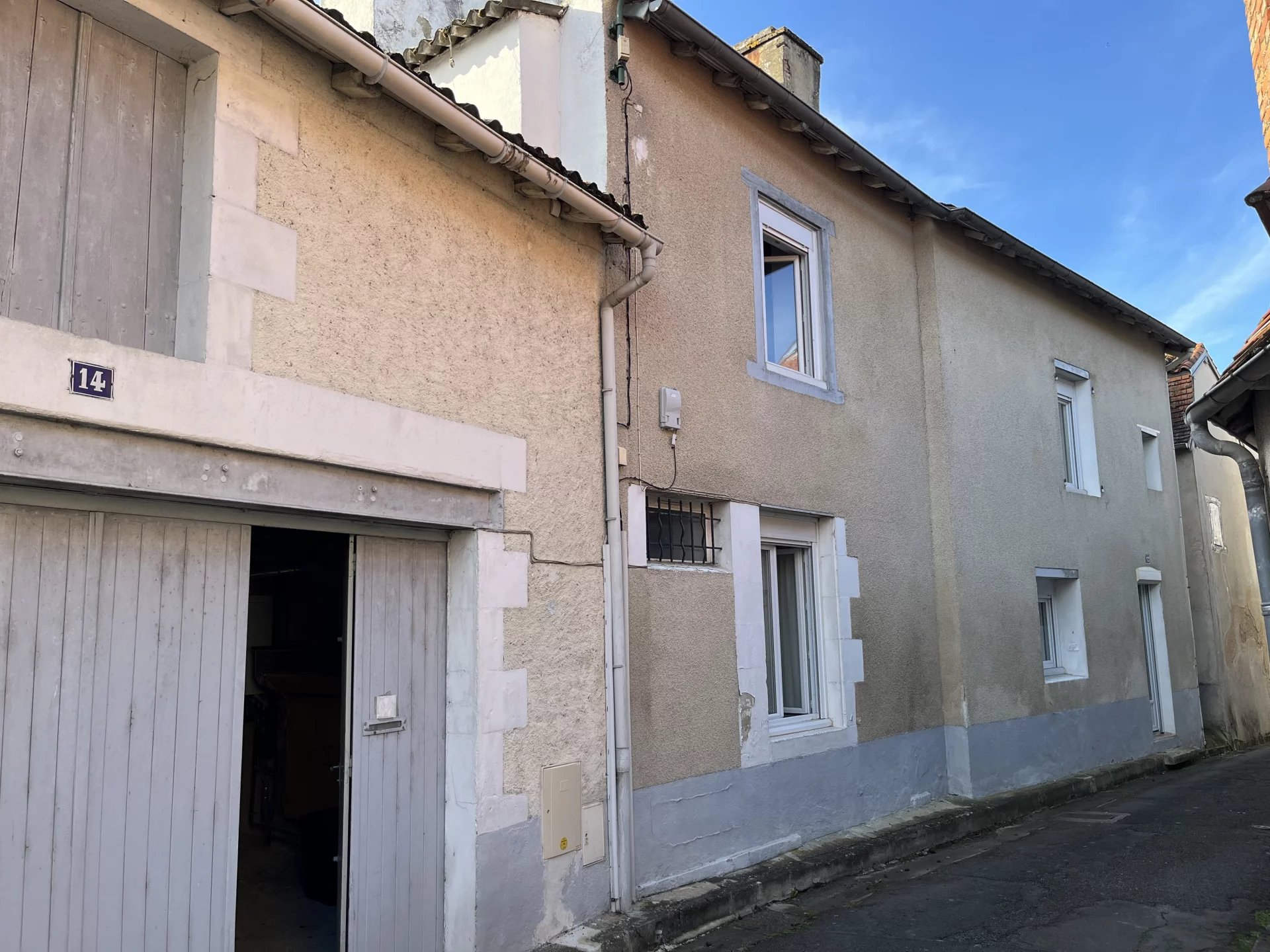Town house with barn and garden, centre of Montmorillon!, Poitou-Charentes – France – BVI73974