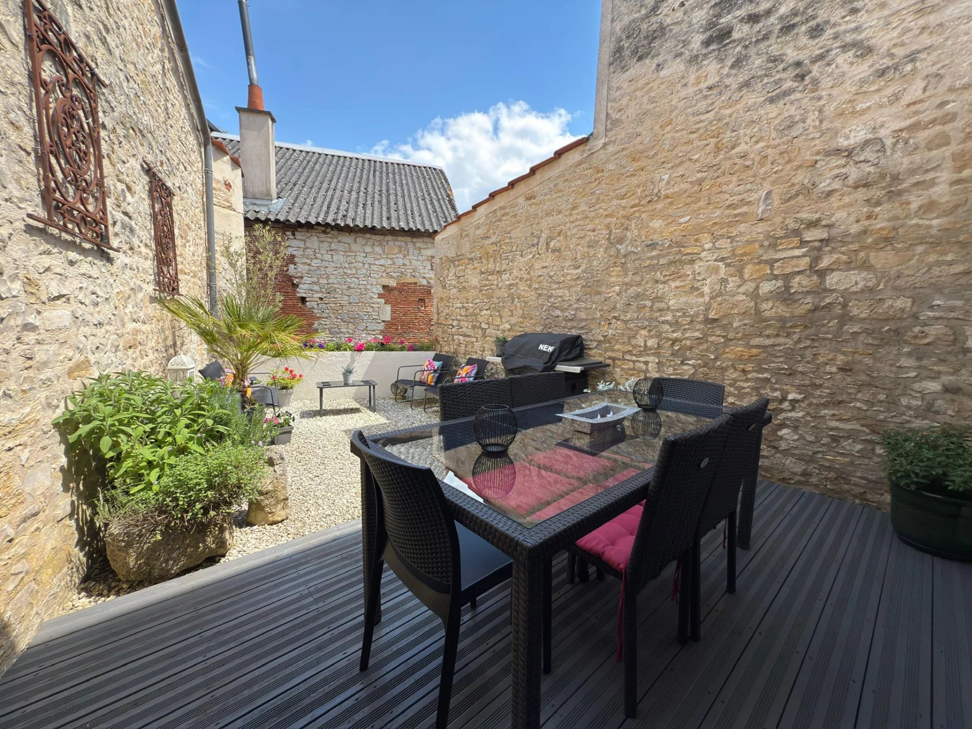 Spacious & Stylish Three Bedroom Village Property, Poitou-Charentes – France – BVI80996