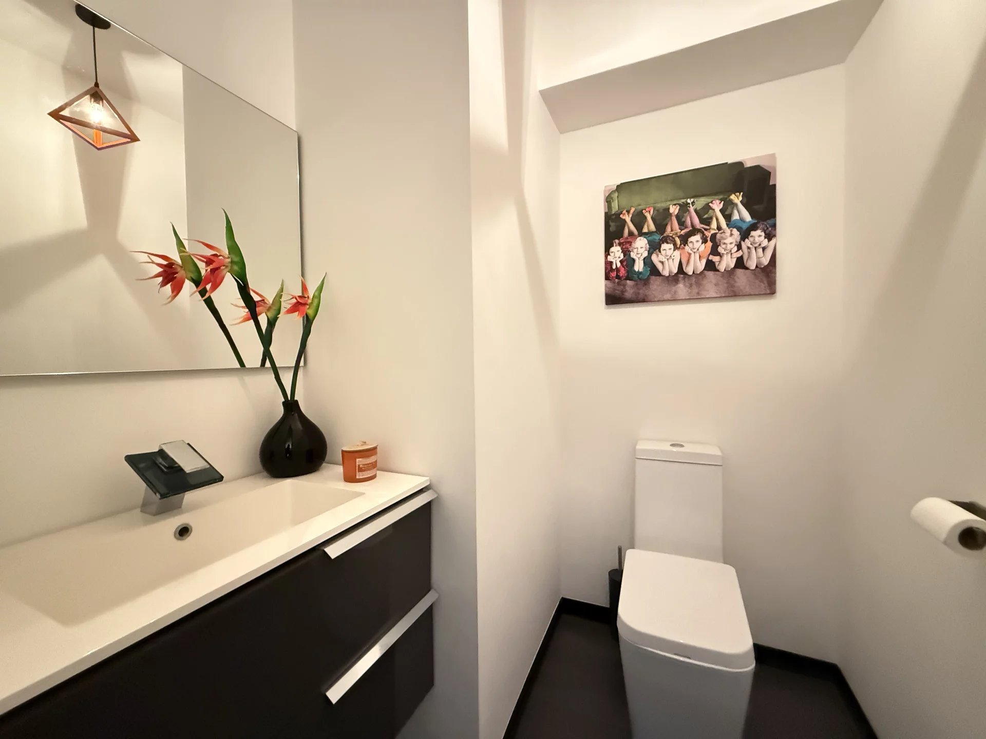 Spacious & Stylish Three Bedroom Village Property, Poitou-Charentes – France – BVI80996