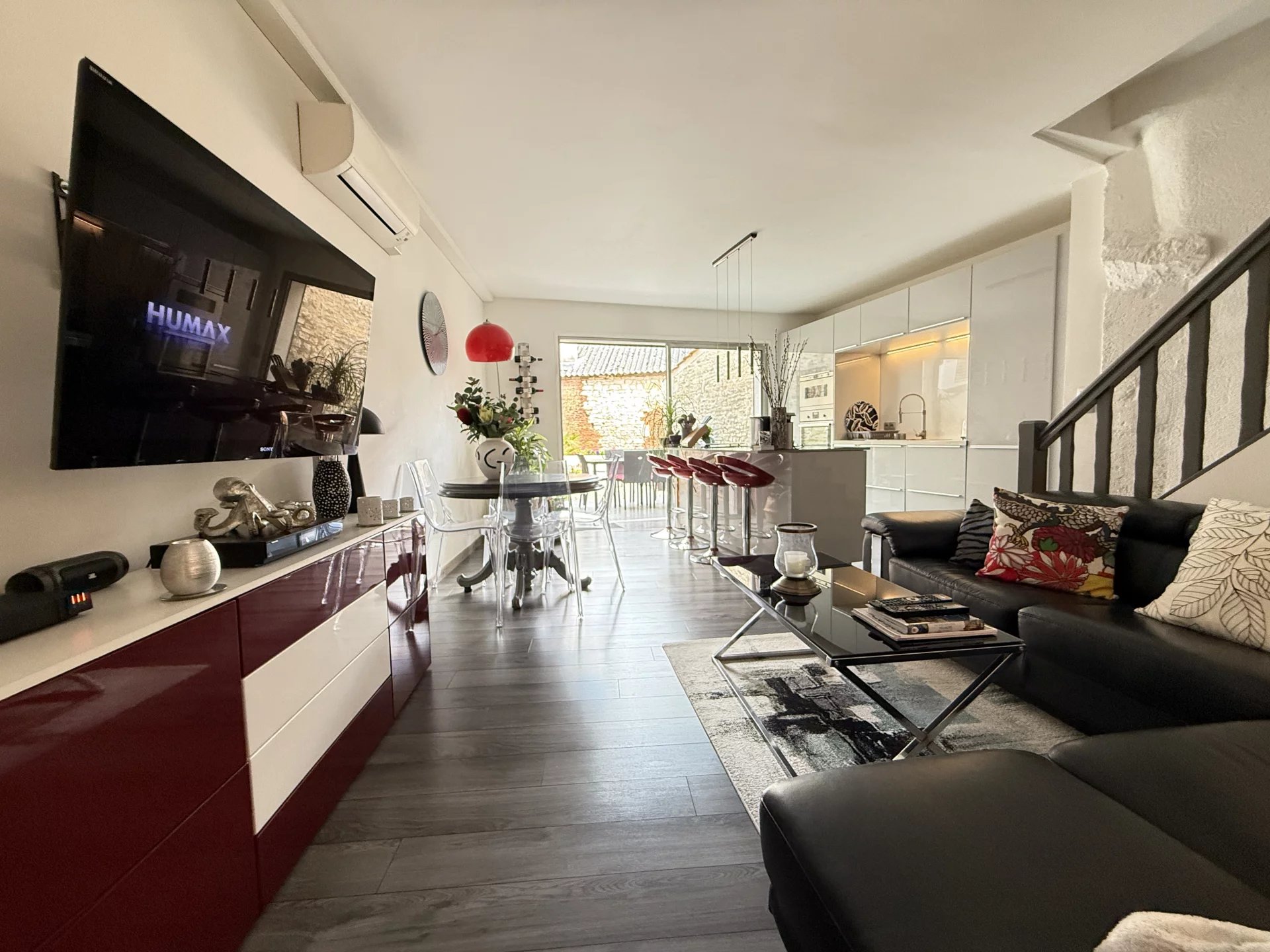 Spacious & Stylish Three Bedroom Village Property, Poitou-Charentes – France – BVI80996