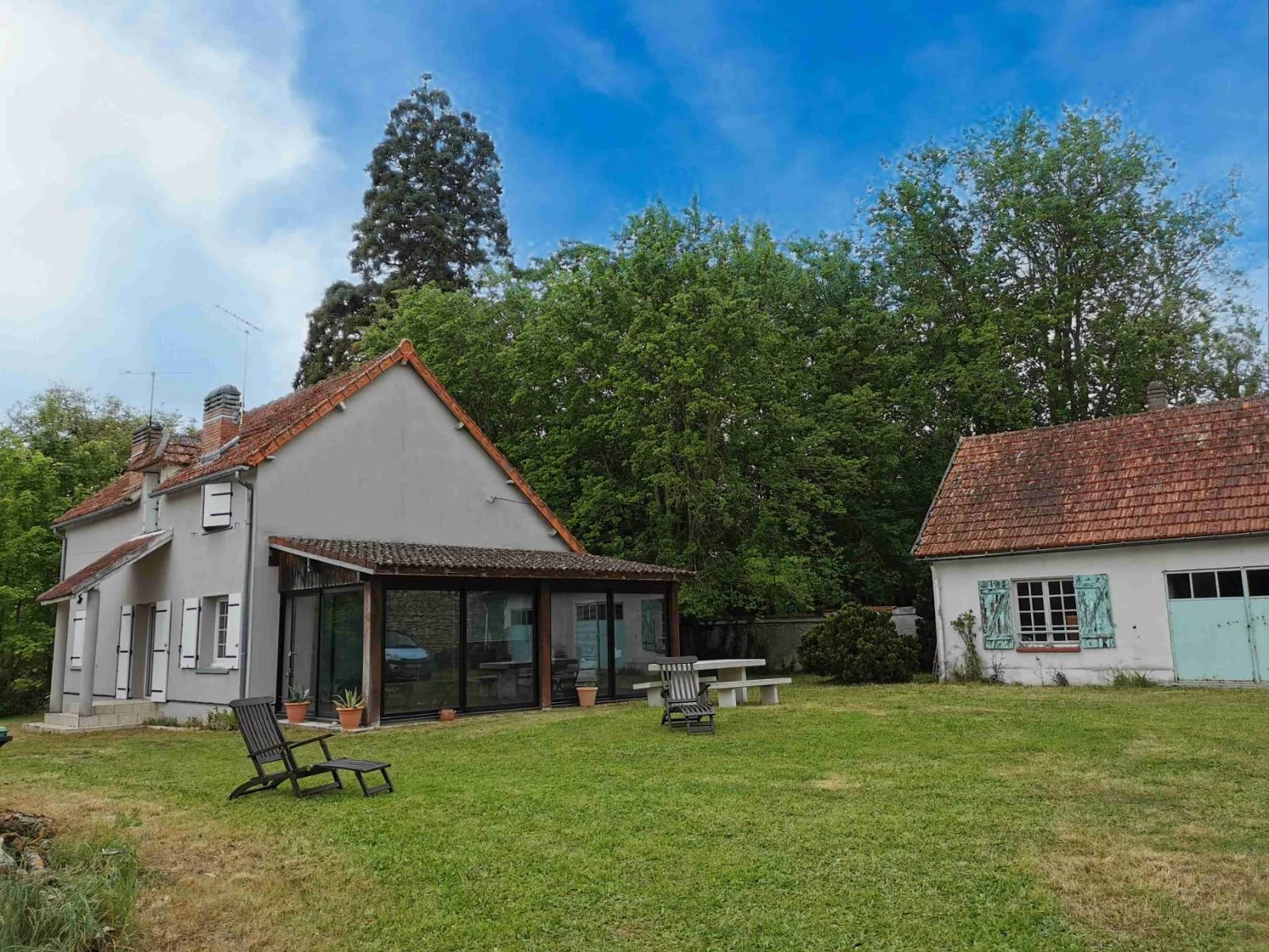 Gardener’s paradise: 3 bed house with views over town, Centre – France – BVI80249