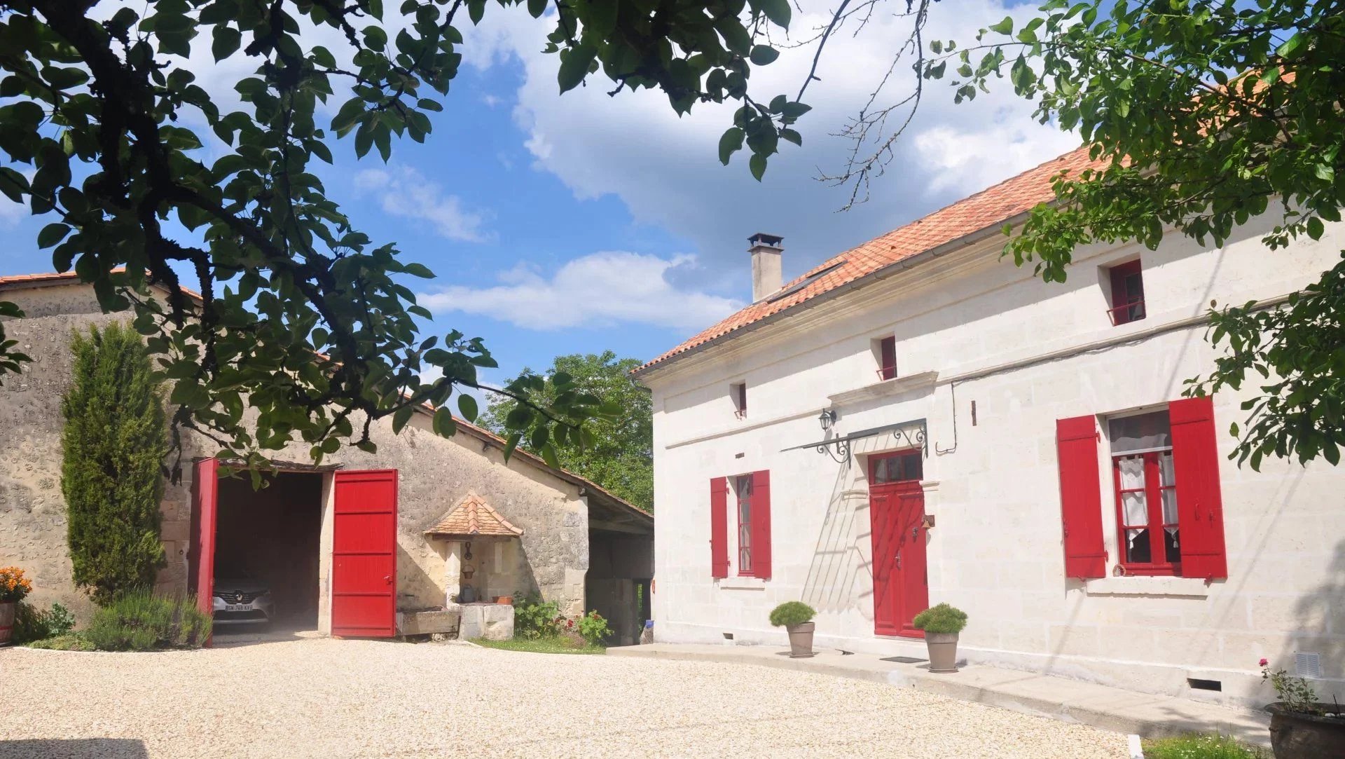 190 m² stone property on 3.6 ha for horse lovers, Poitou-Charentes – France – BVI81076