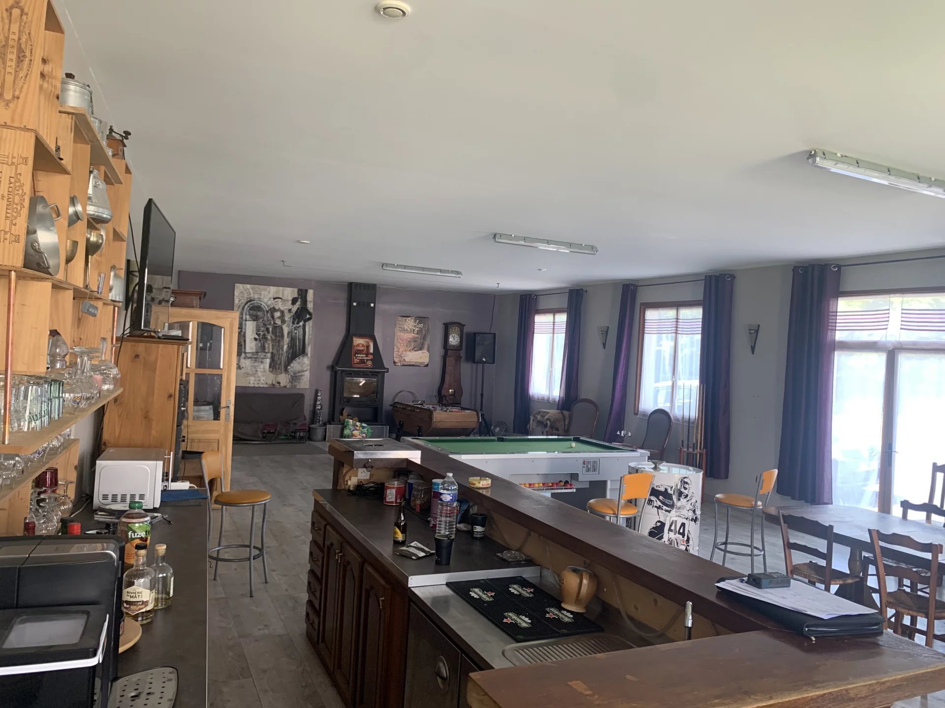 Beautifully Renovated Property with Bar/Restaurant Space and Separate Guest annexe, Aquitaine – France – BVI81024