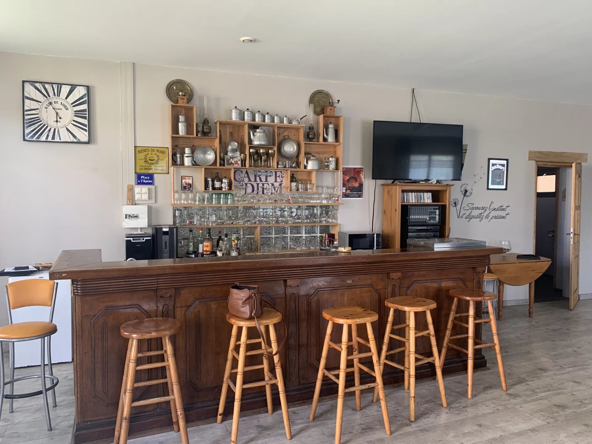 Beautifully Renovated Property with Bar/Restaurant Space and Separate Guest annexe, Aquitaine – France – BVI81024