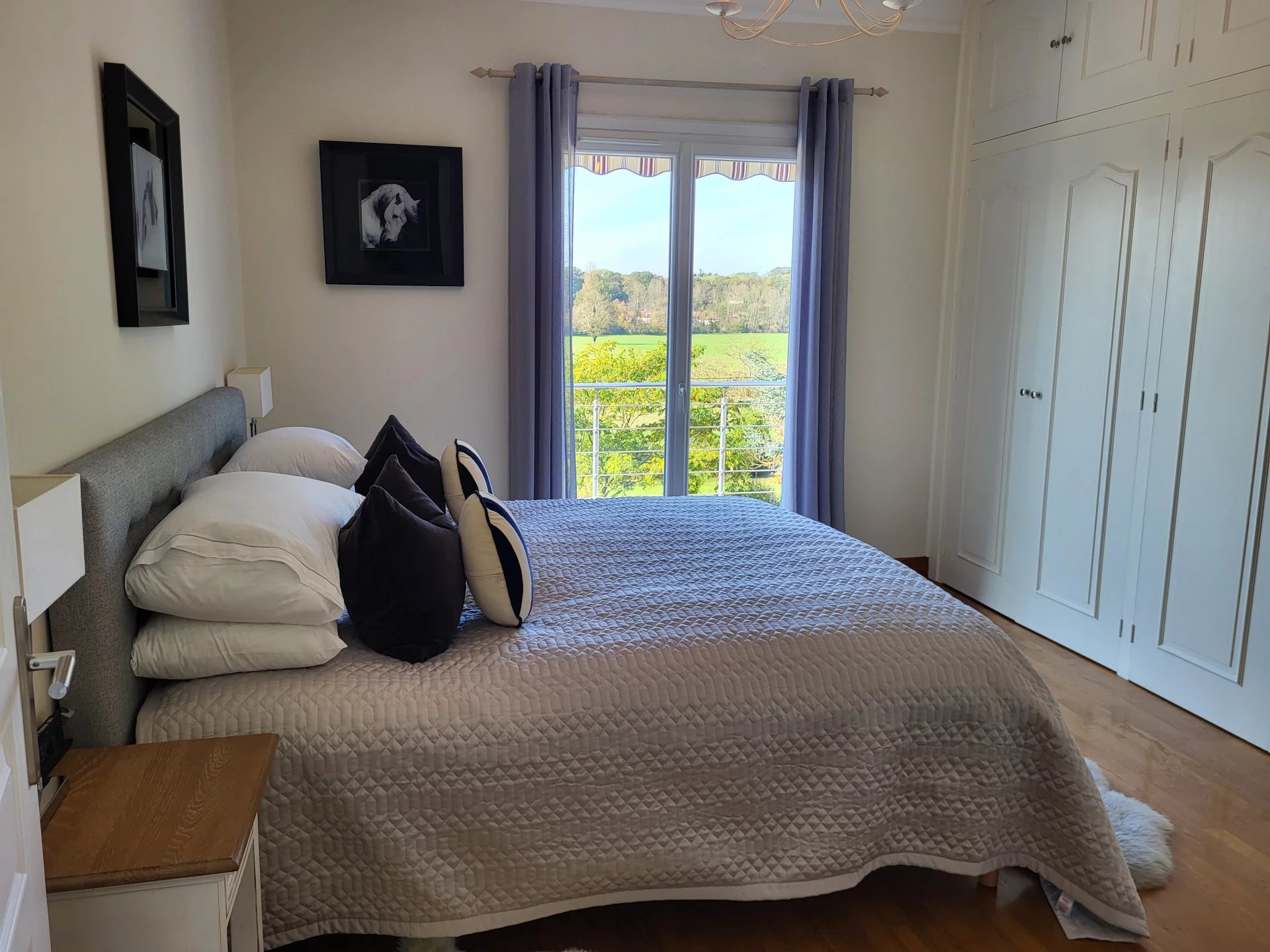 Four bedroom luxury property with large garden and pool, walking distance to town, Poitou-Charentes – France – BVI76809