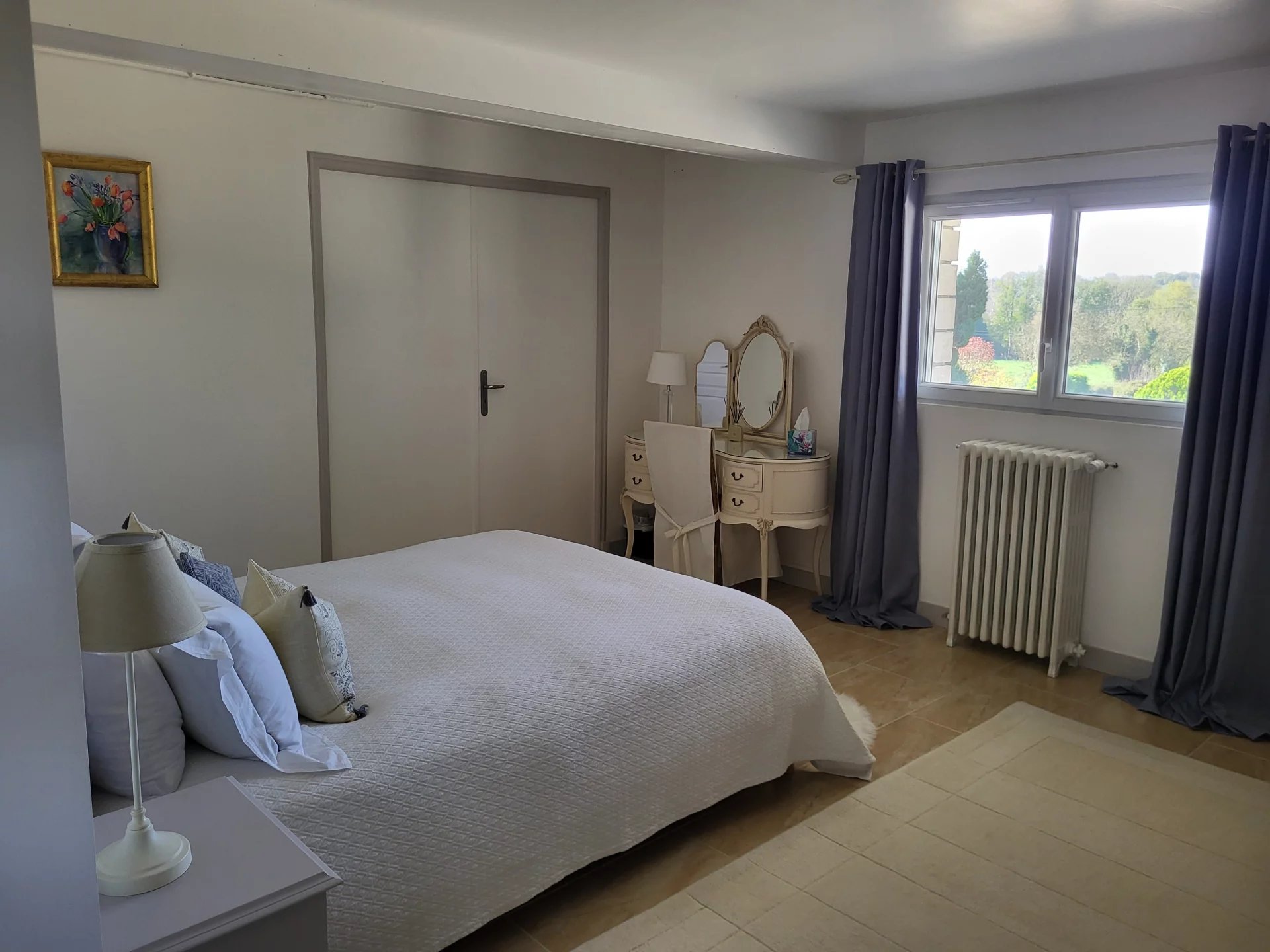 Four bedroom luxury property with large garden and pool, walking distance to town, Poitou-Charentes – France – BVI76809