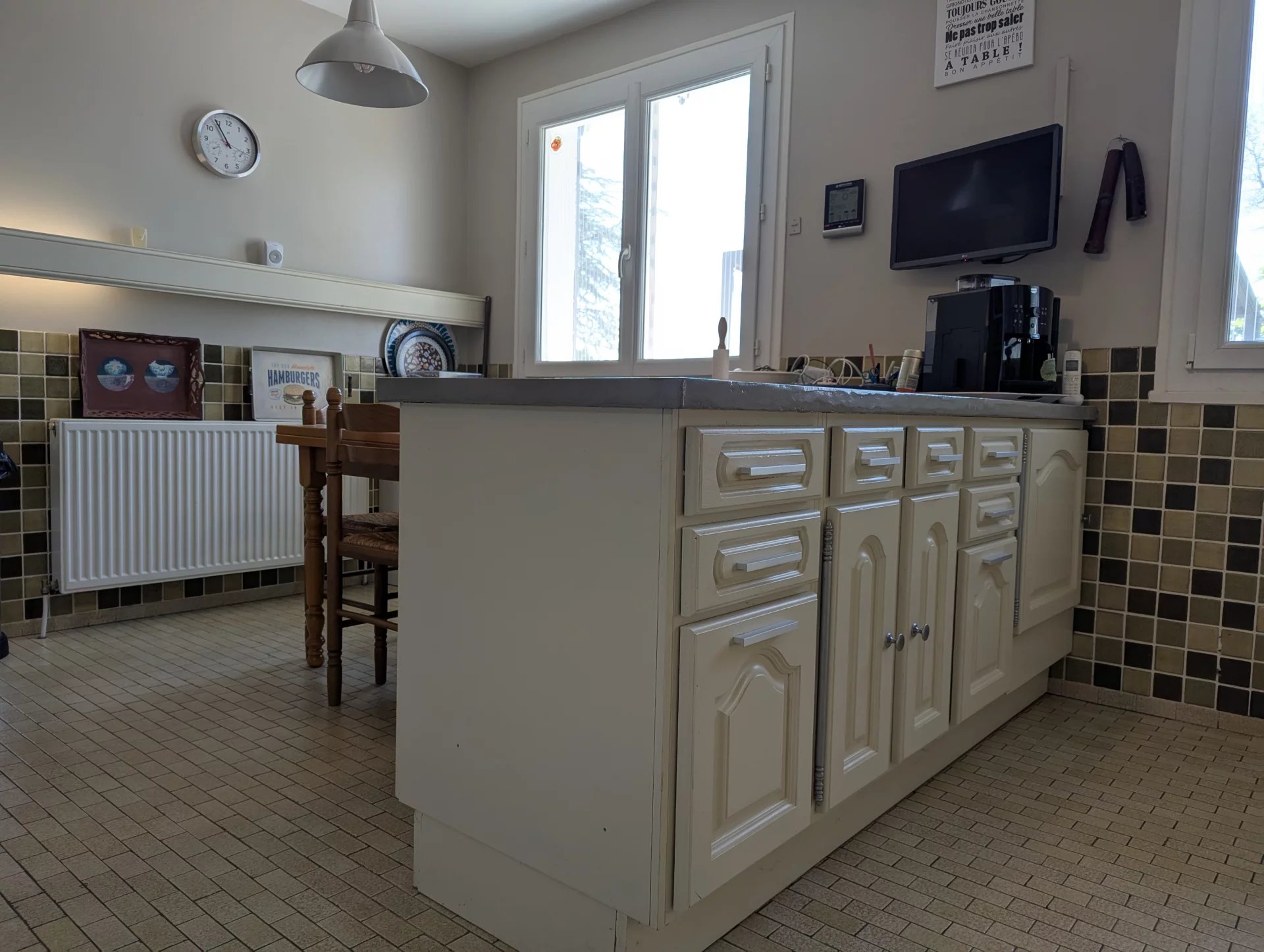 Very special 3-bedroom property located in a friendly hamlet near Thollet in the Vienne, Poitou-Charentes – France – BVI81109