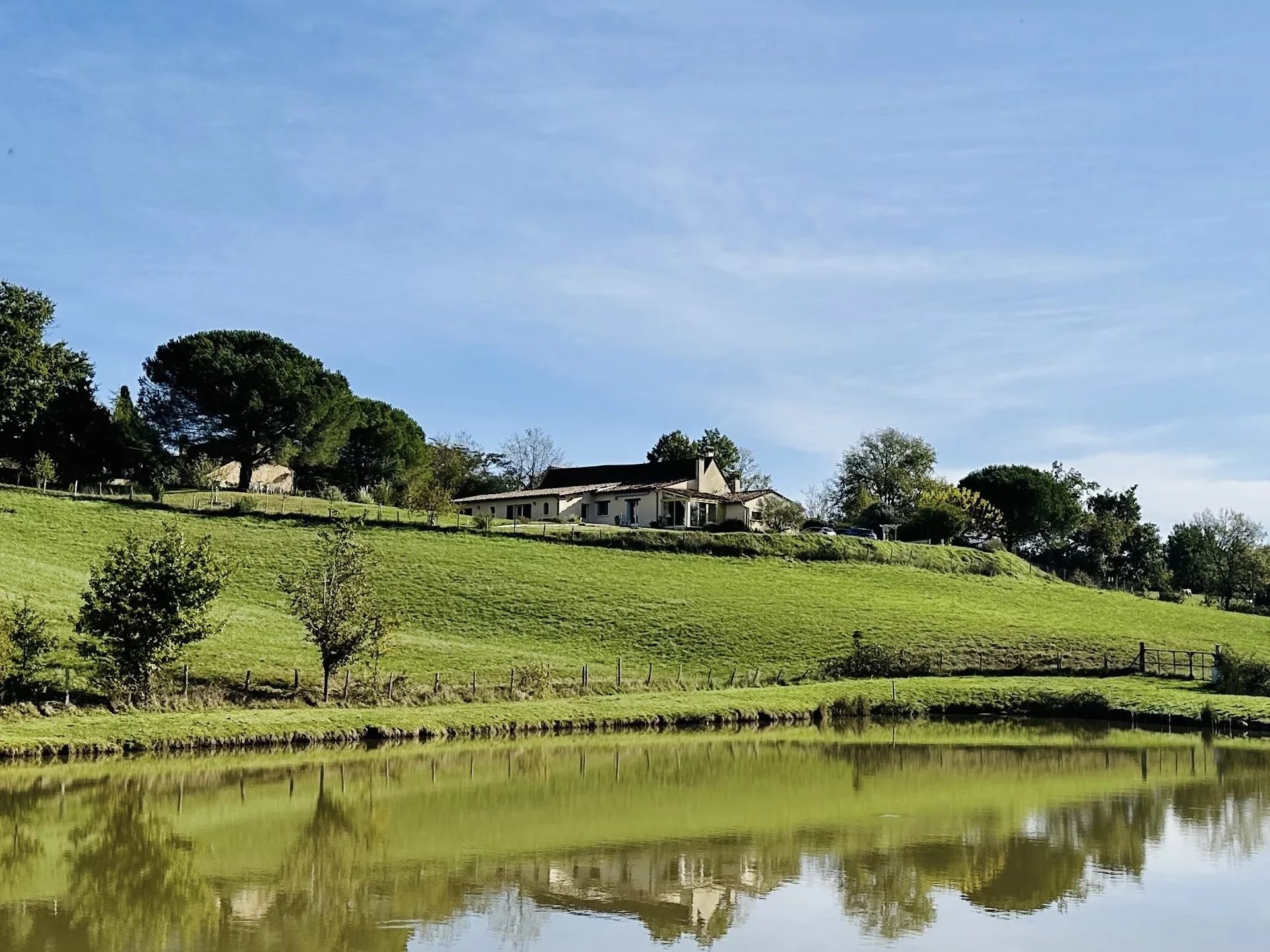 Charming Stone Property with Guest House, Lake and Panoramic Views, Aquitaine – France – BVI81205