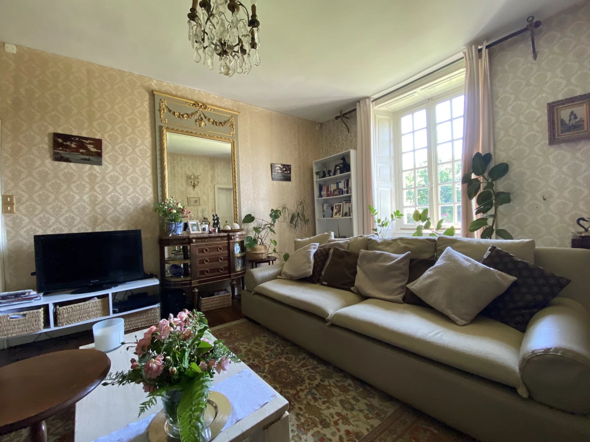 Beautiful historic home in Le Dorat with a garden and garage, Limousin – France – BVI74685