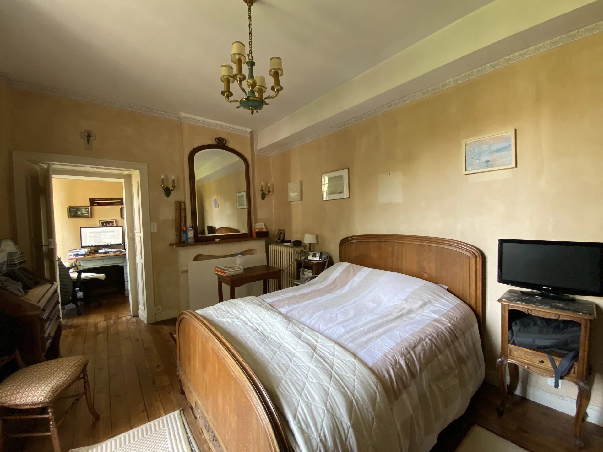 Beautiful historic home in Le Dorat with a garden and garage, Limousin – France – BVI74685