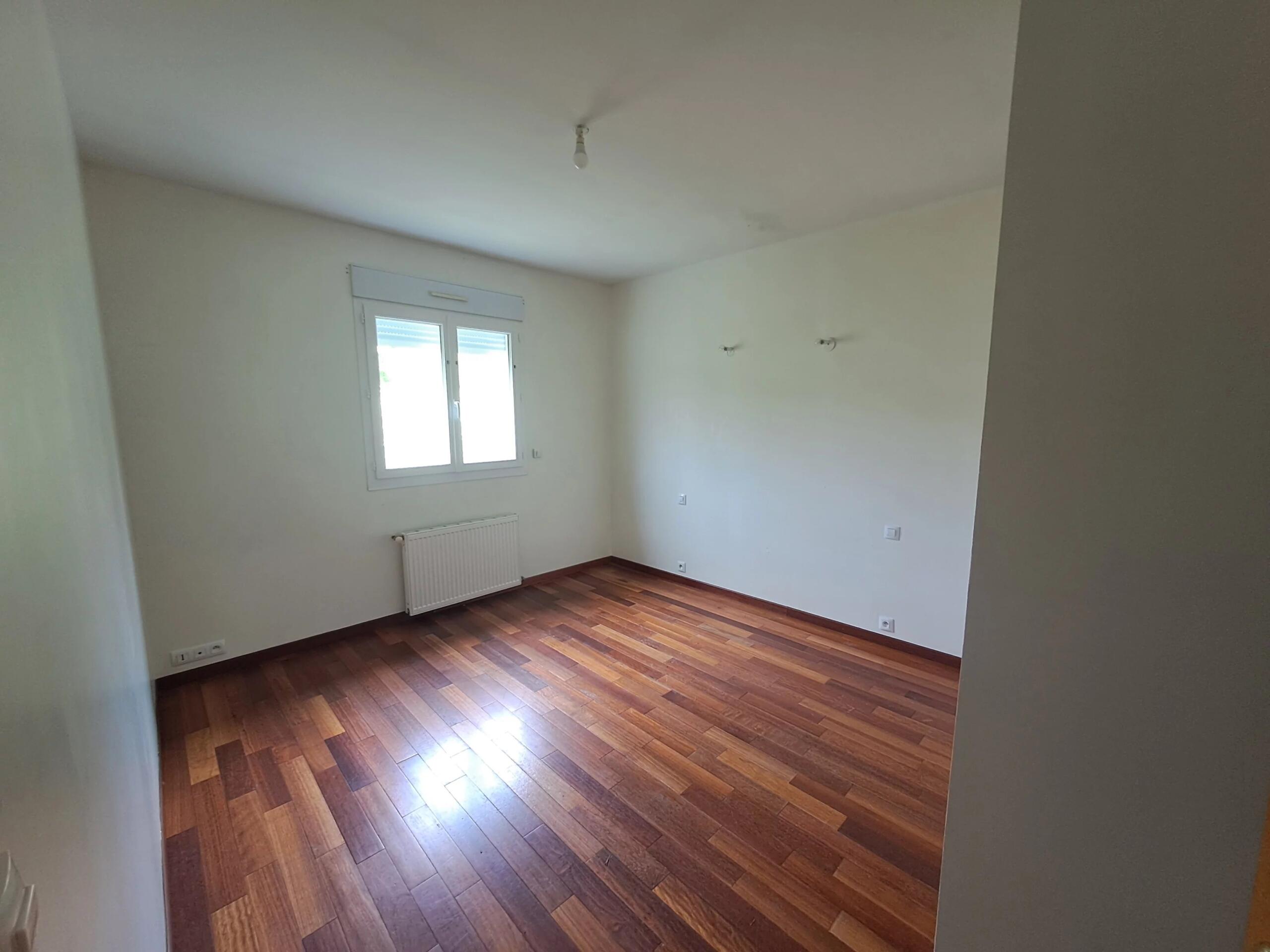 Contemporary timber-framed house with commanding views, Aquitaine – France – BVI81052