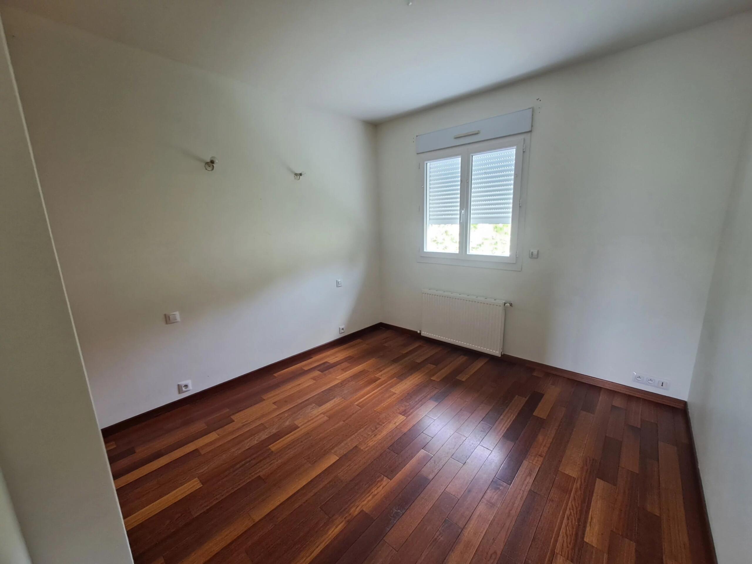 Contemporary timber-framed house with commanding views, Aquitaine – France – BVI81052