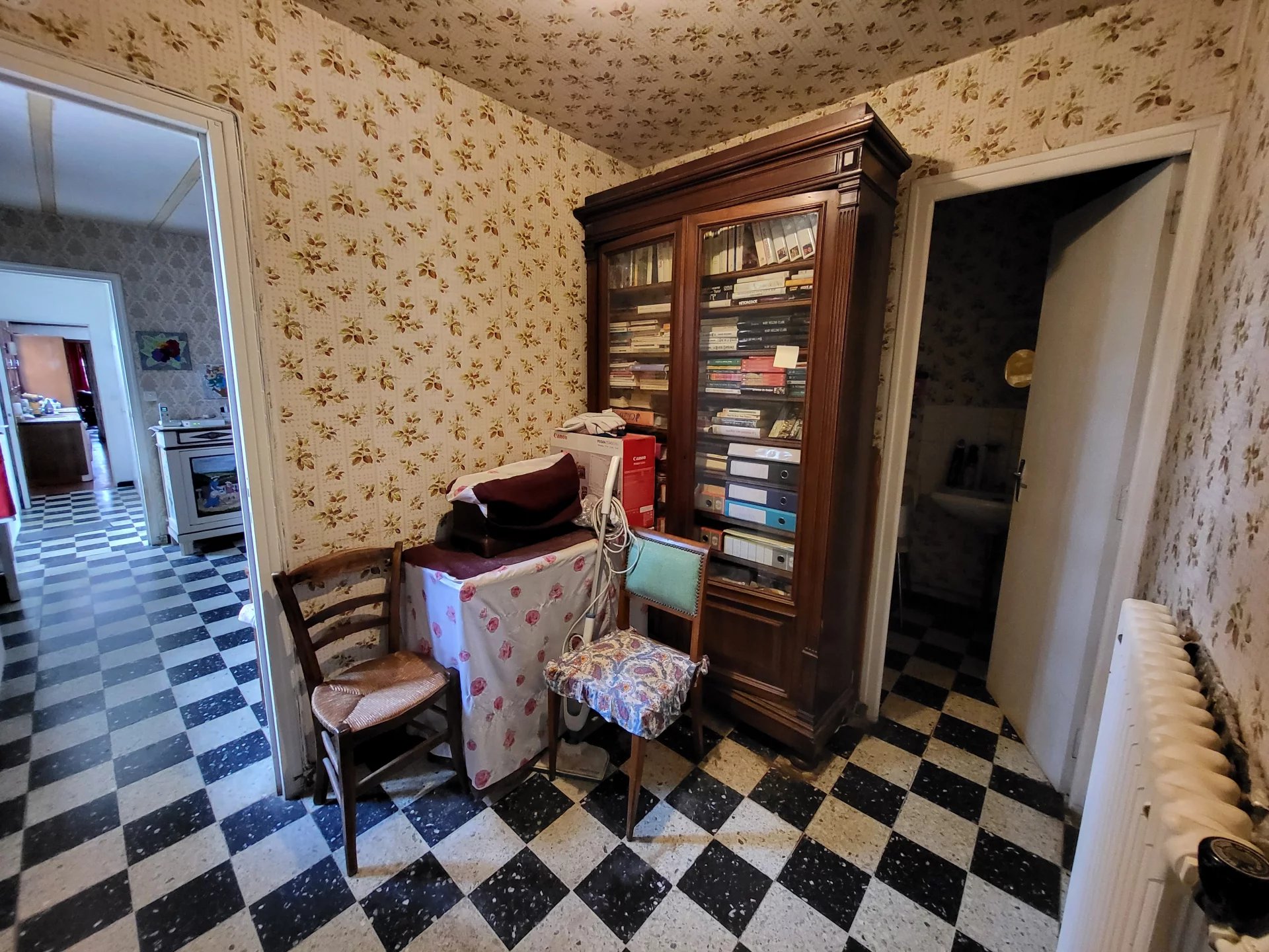 Family home with large garden and barn/workshop in the heart of Montmorillon’s Cité de l’Ecrit, Poitou-Charentes – France – BVI79969