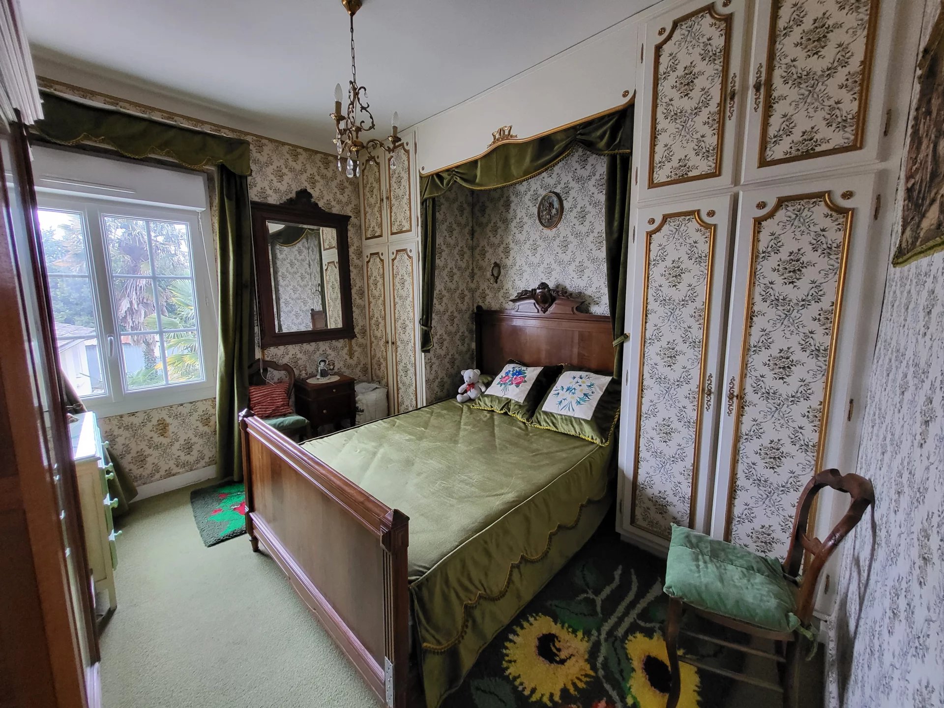 Family home with large garden and barn/workshop in the heart of Montmorillon’s Cité de l’Ecrit, Poitou-Charentes – France – BVI79969