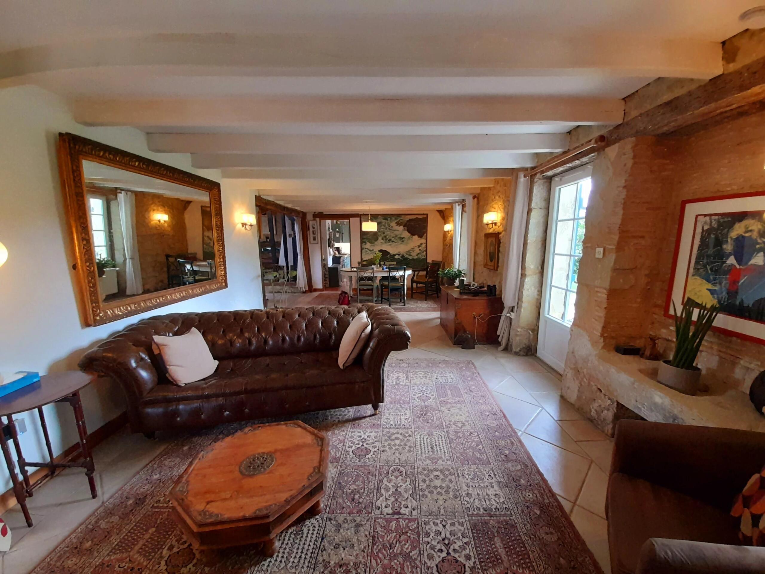 Character Country House and Swimming Pool, Aquitaine – France – BVI80393