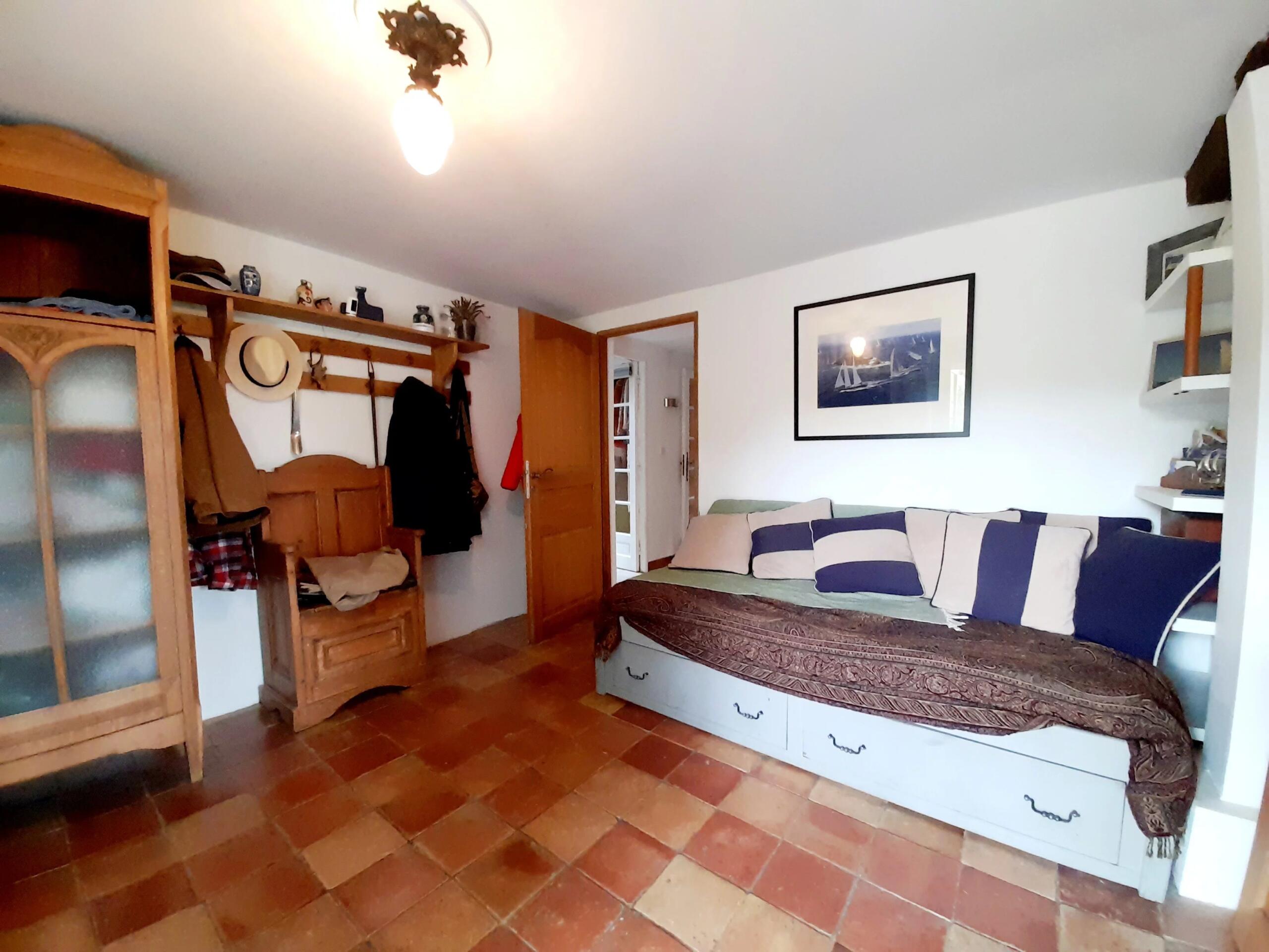 Character Country House and Swimming Pool, Aquitaine – France – BVI80393