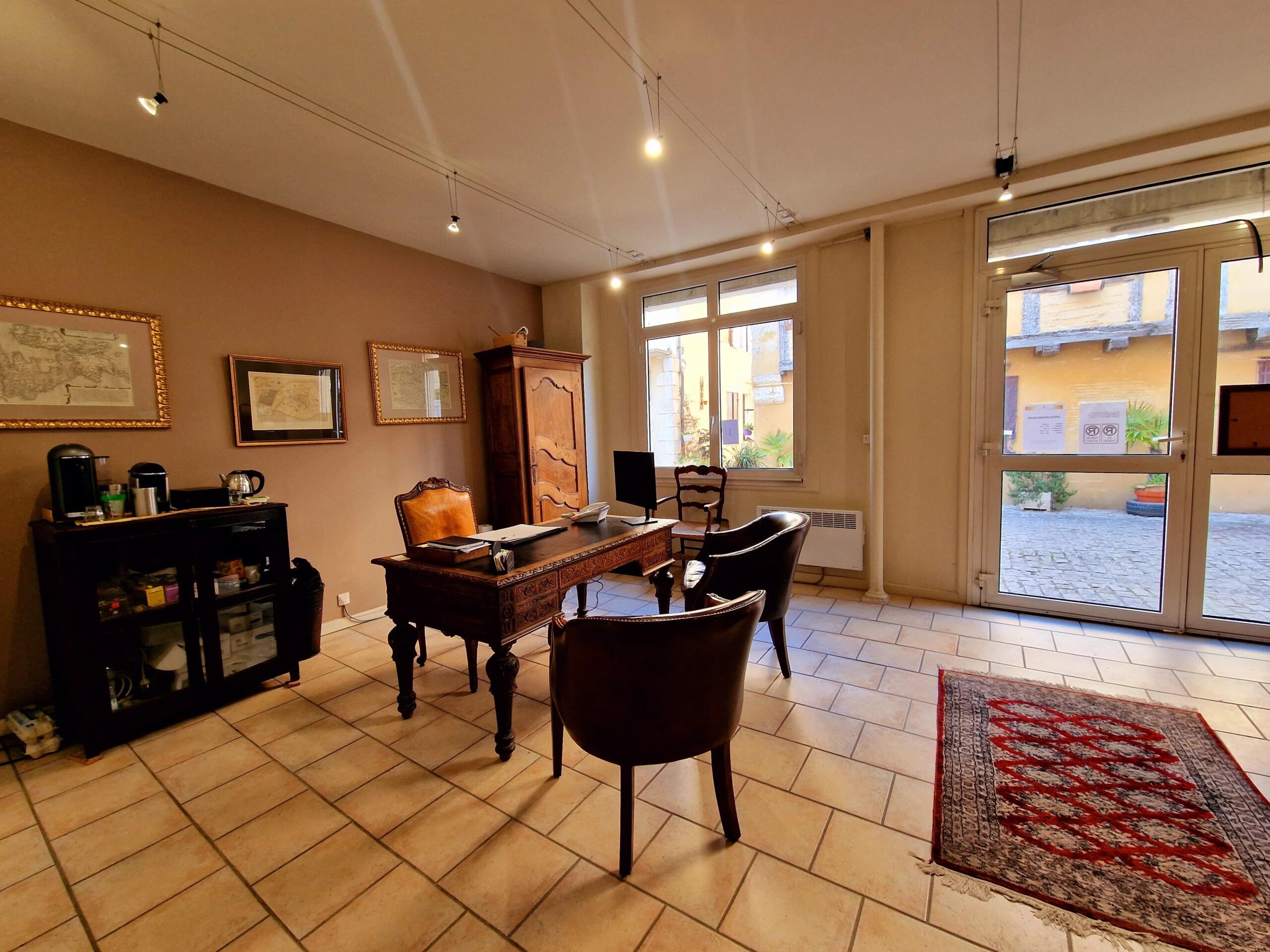 Investment Property In Eymet with commercial space and 2 studio apartments, Aquitaine – France – BVI79235