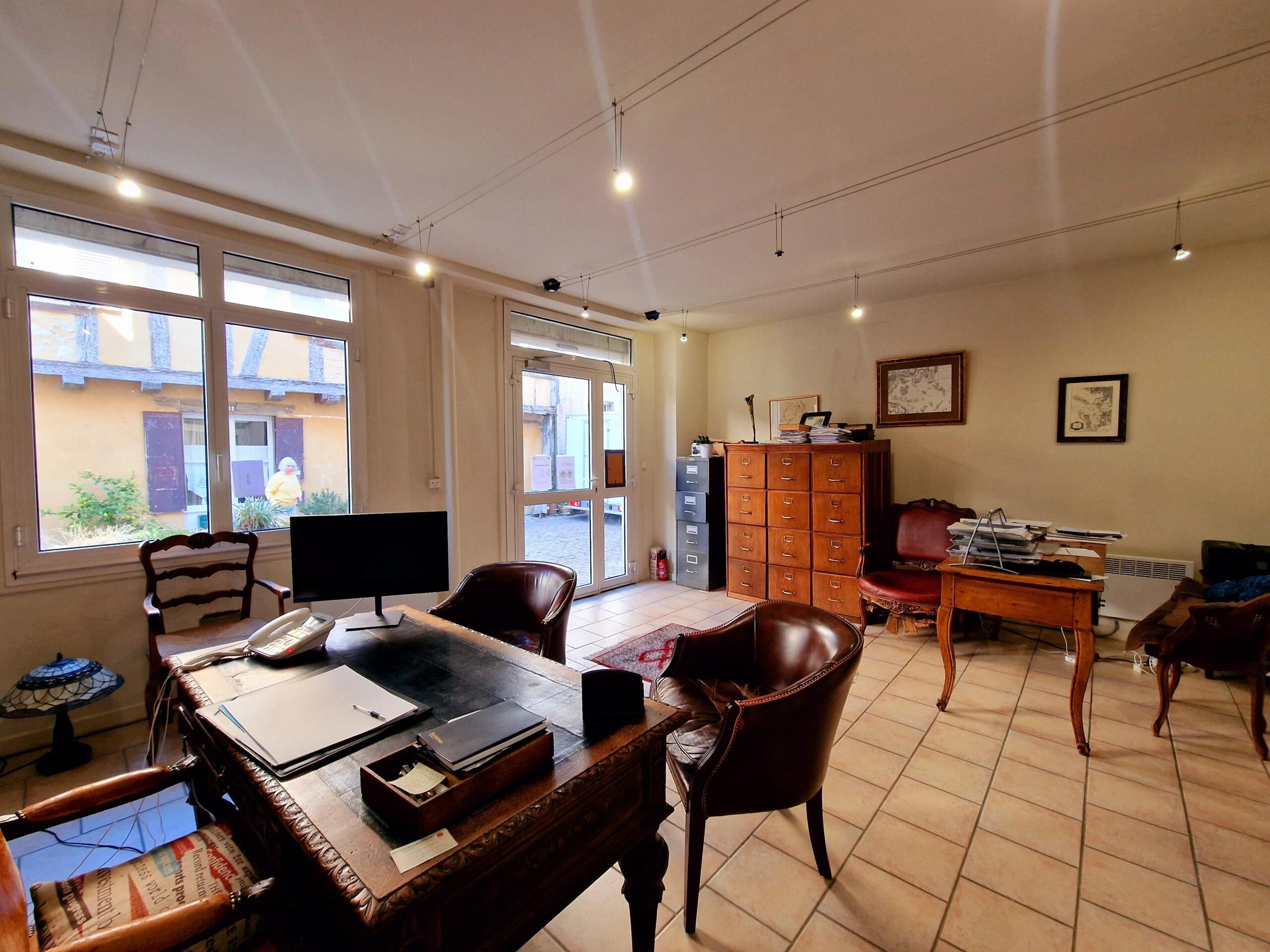 Investment Property In Eymet with commercial space and 2 studio apartments, Aquitaine – France – BVI79235