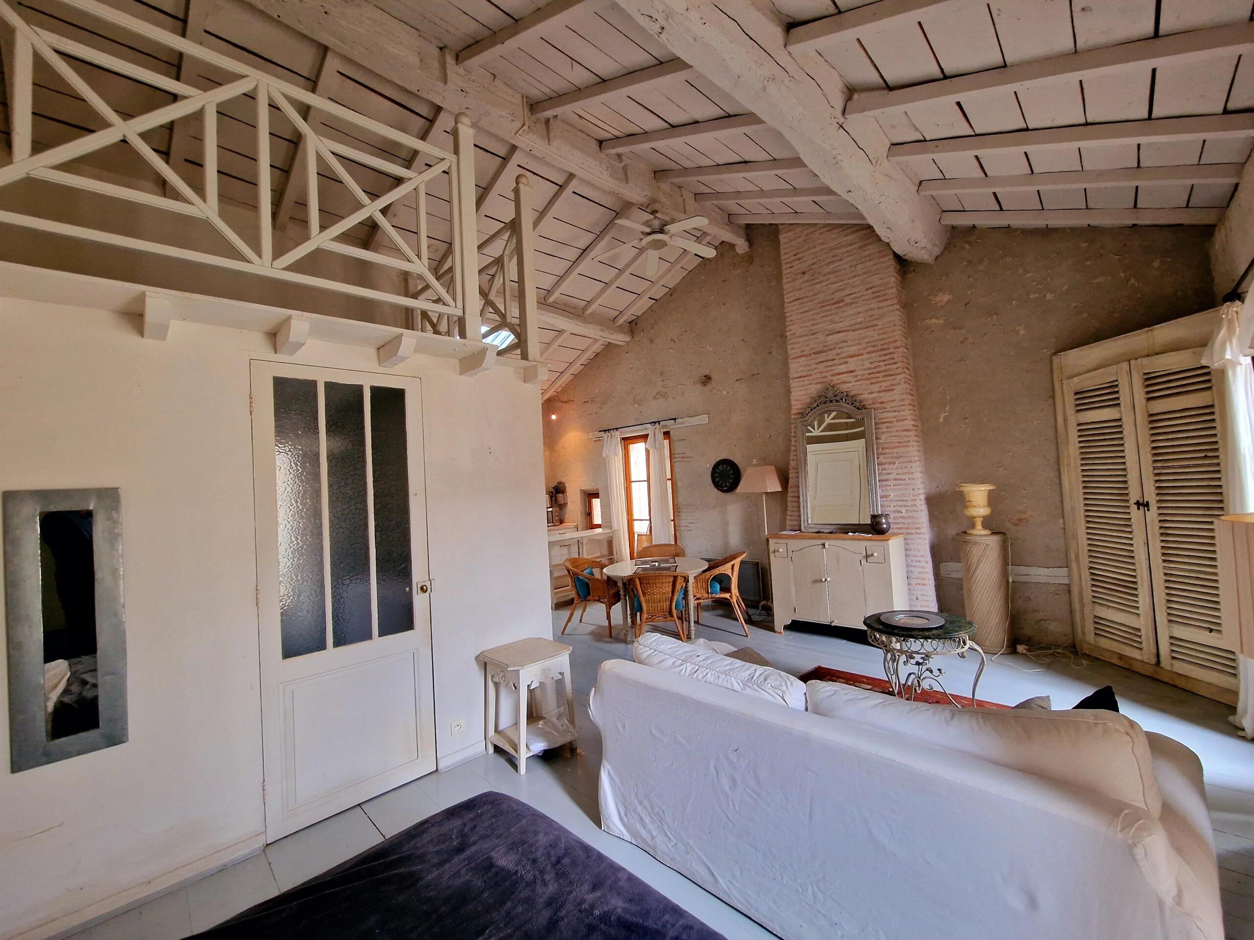 Investment Property In Eymet with commercial space and 2 studio apartments, Aquitaine – France – BVI79235