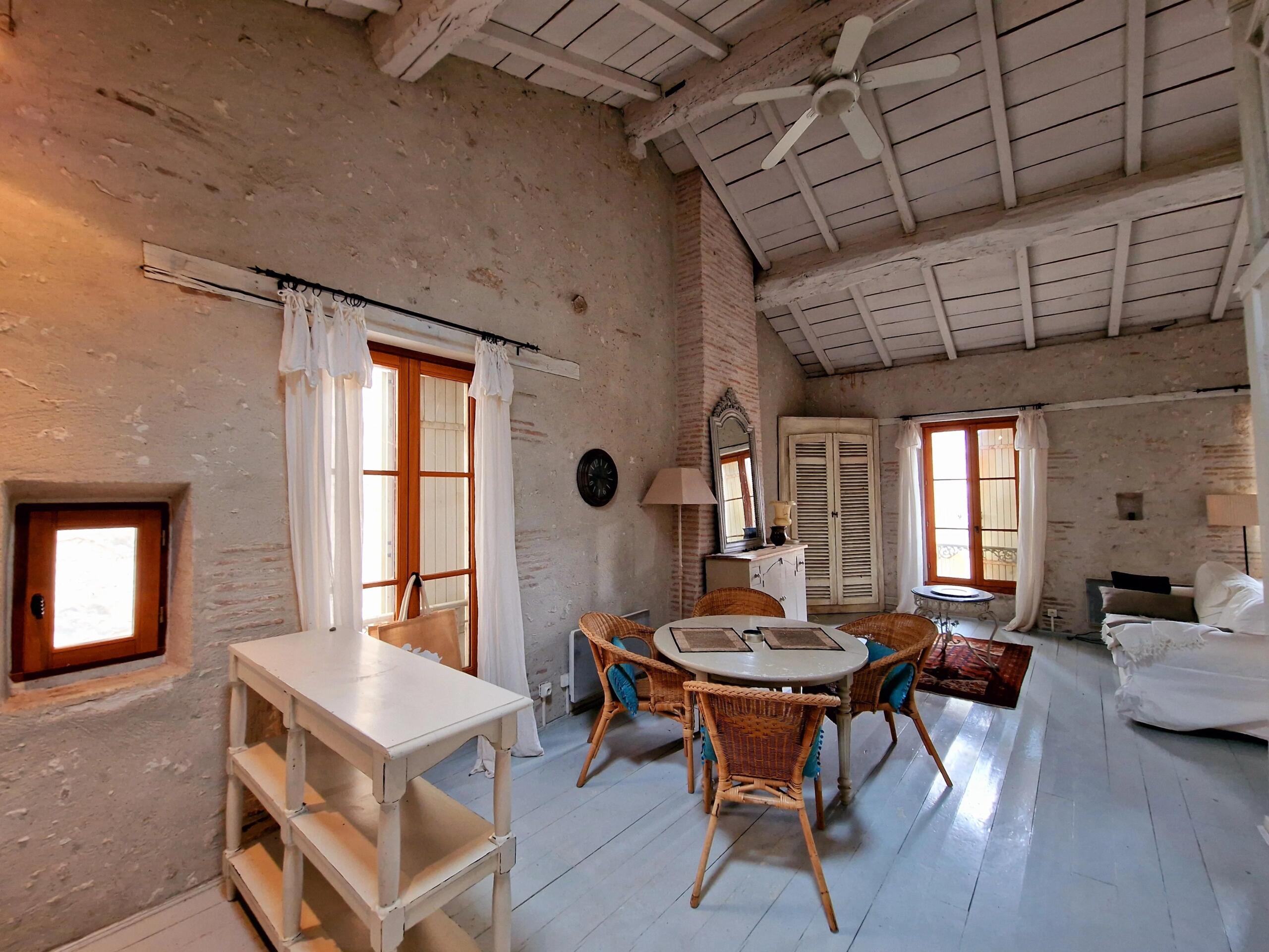 Investment Property In Eymet with commercial space and 2 studio apartments, Aquitaine – France – BVI79235