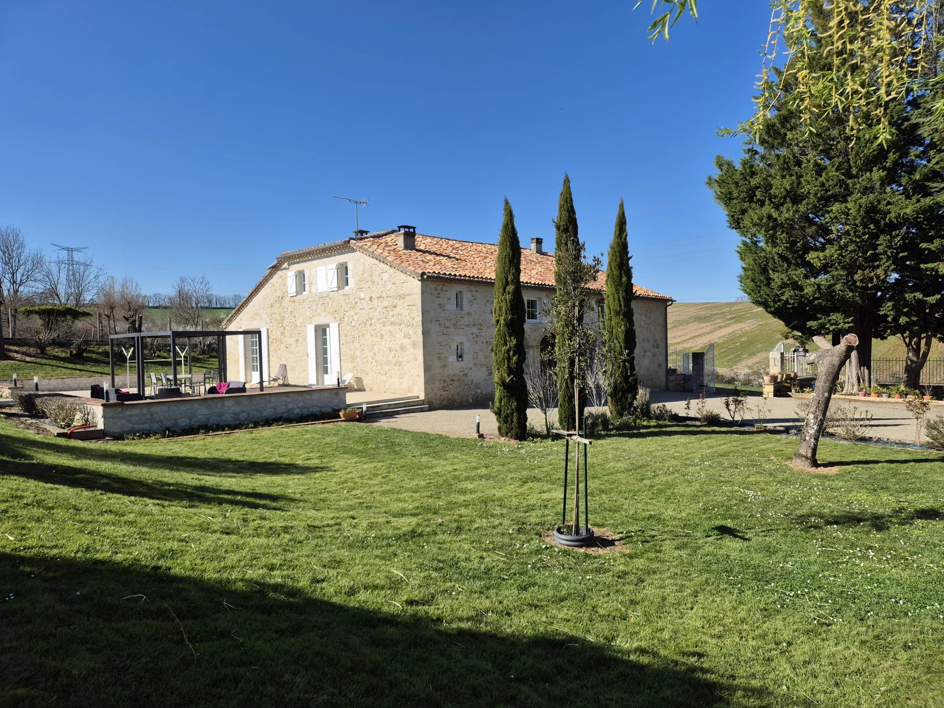 Ideal family home with 4 beds, 2 baths and pool, Midi-Pyrénées – France – BVI79859