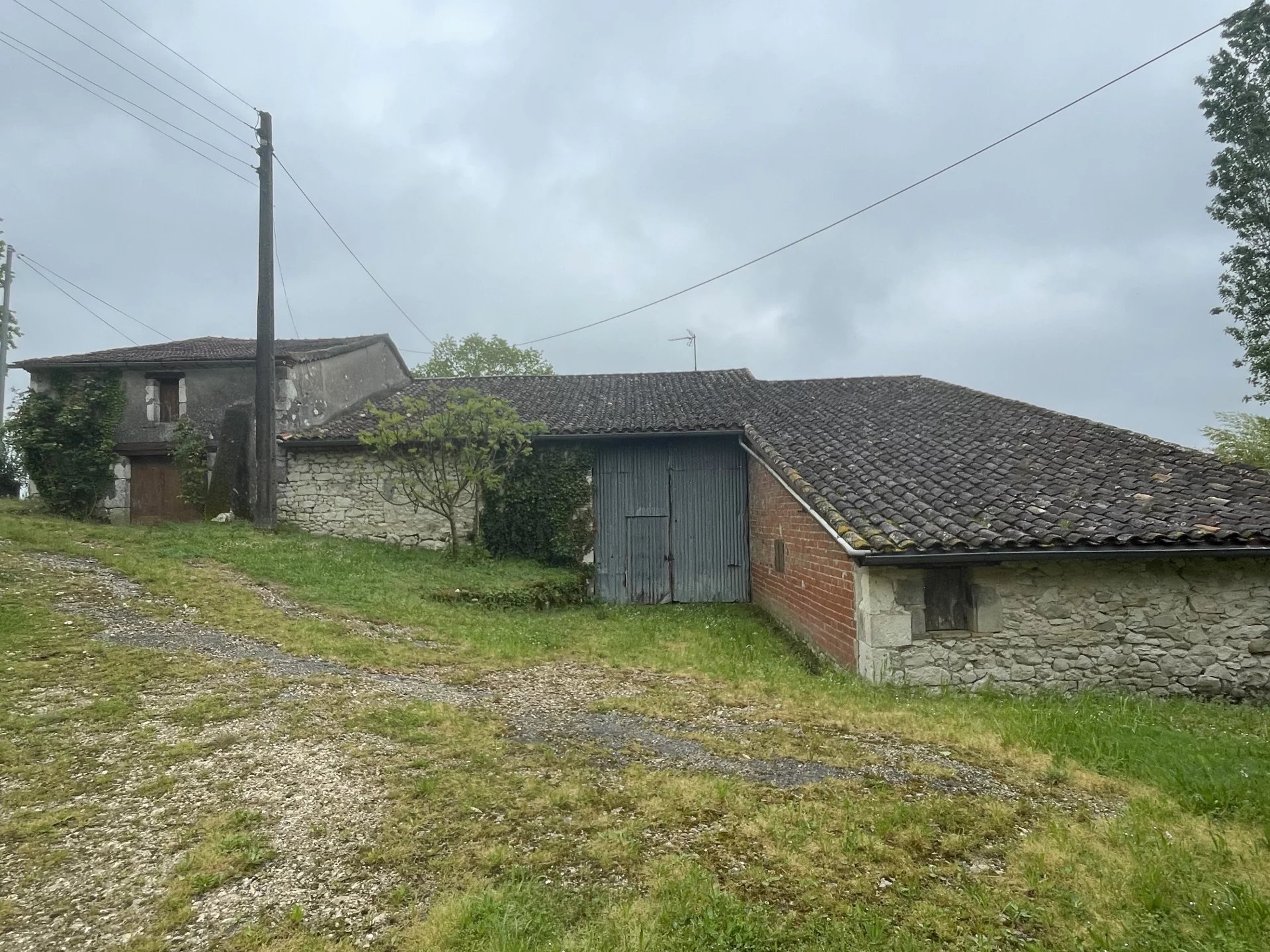 Farmhouse in need of renovation, Aquitaine – France – BVI80743
