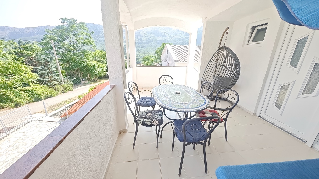 4 bedroom villa in Malinska-Dubašnica, Croatia – 103405