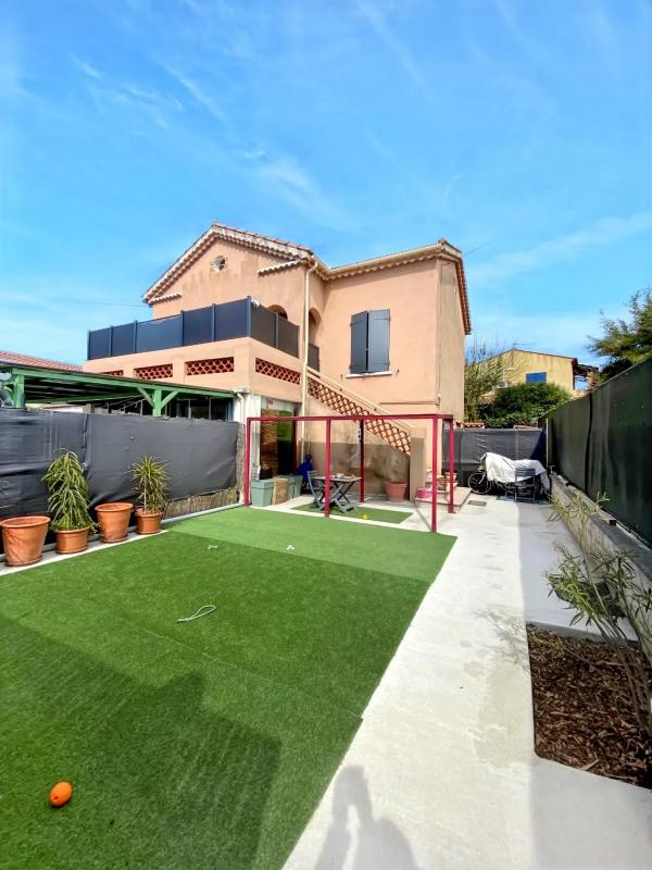 2 bedroom villa in Six-fours-les-plages, Var, France – 12030365320