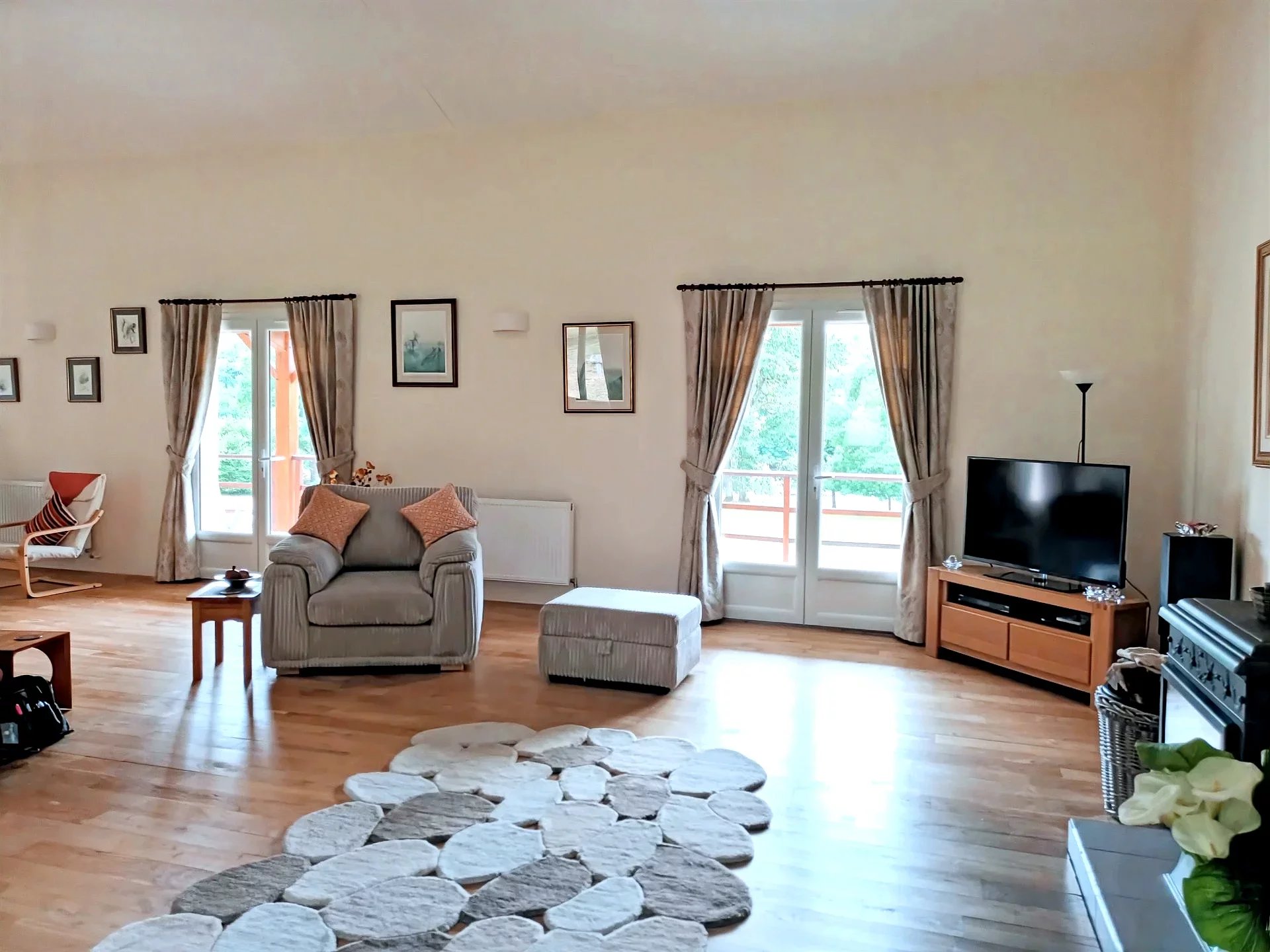 Riverside Elegance Meets Endless Possibility — A One-of-a-Kind Retreat, Aquitaine – France – BVI81143