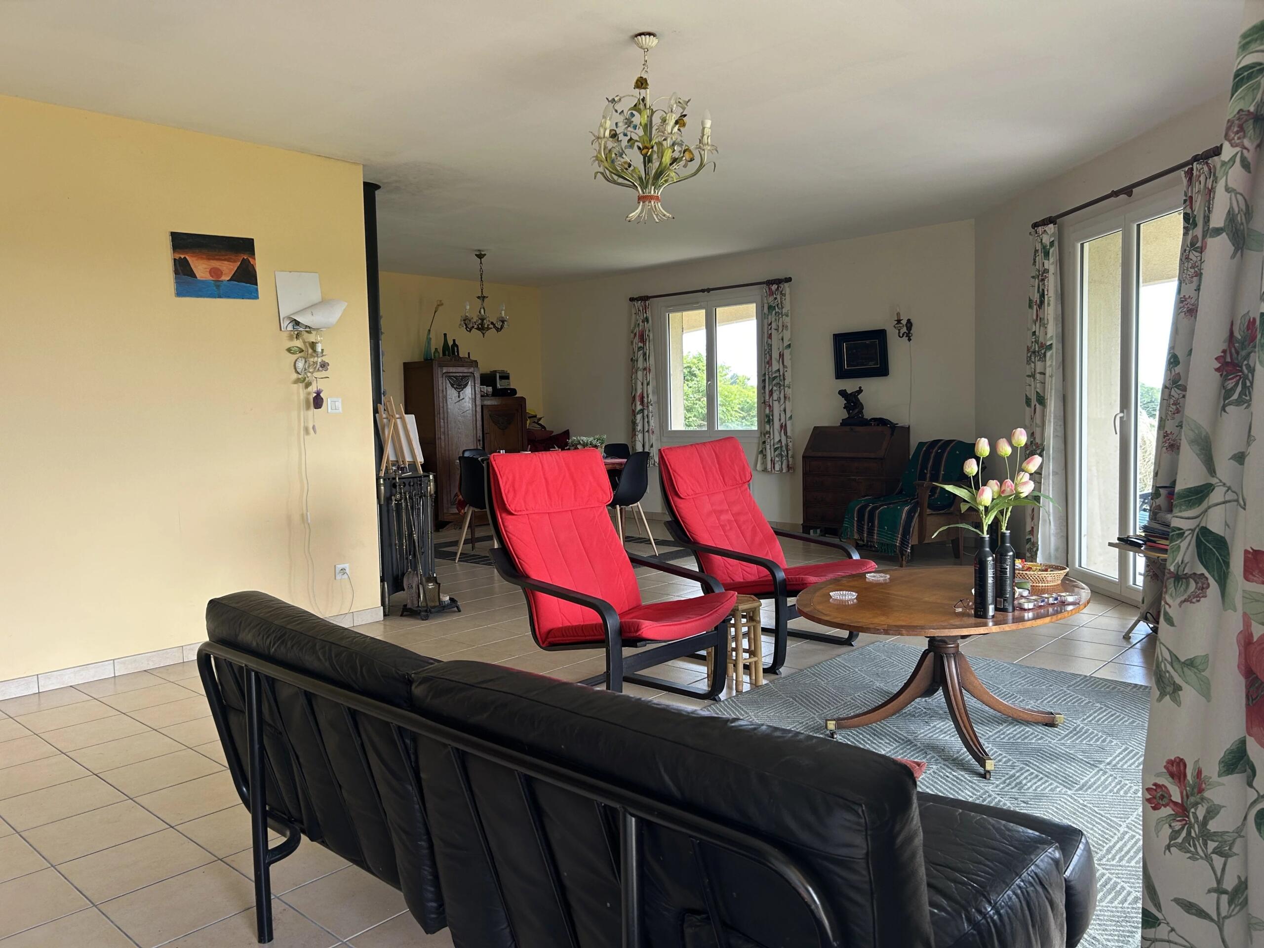 Charming Bungalow Near Duras with Stunning Countryside Views, Aquitaine – France – BVI80722