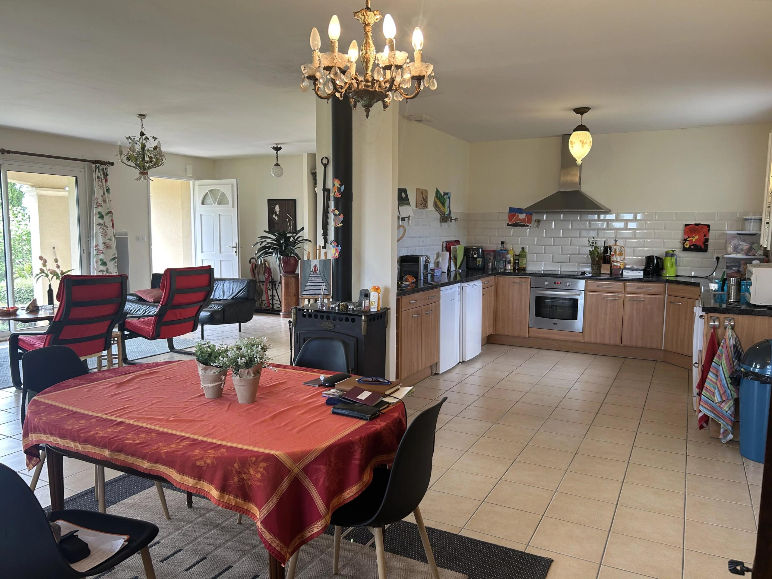 Charming Bungalow Near Duras with Stunning Countryside Views, Aquitaine – France – BVI80722