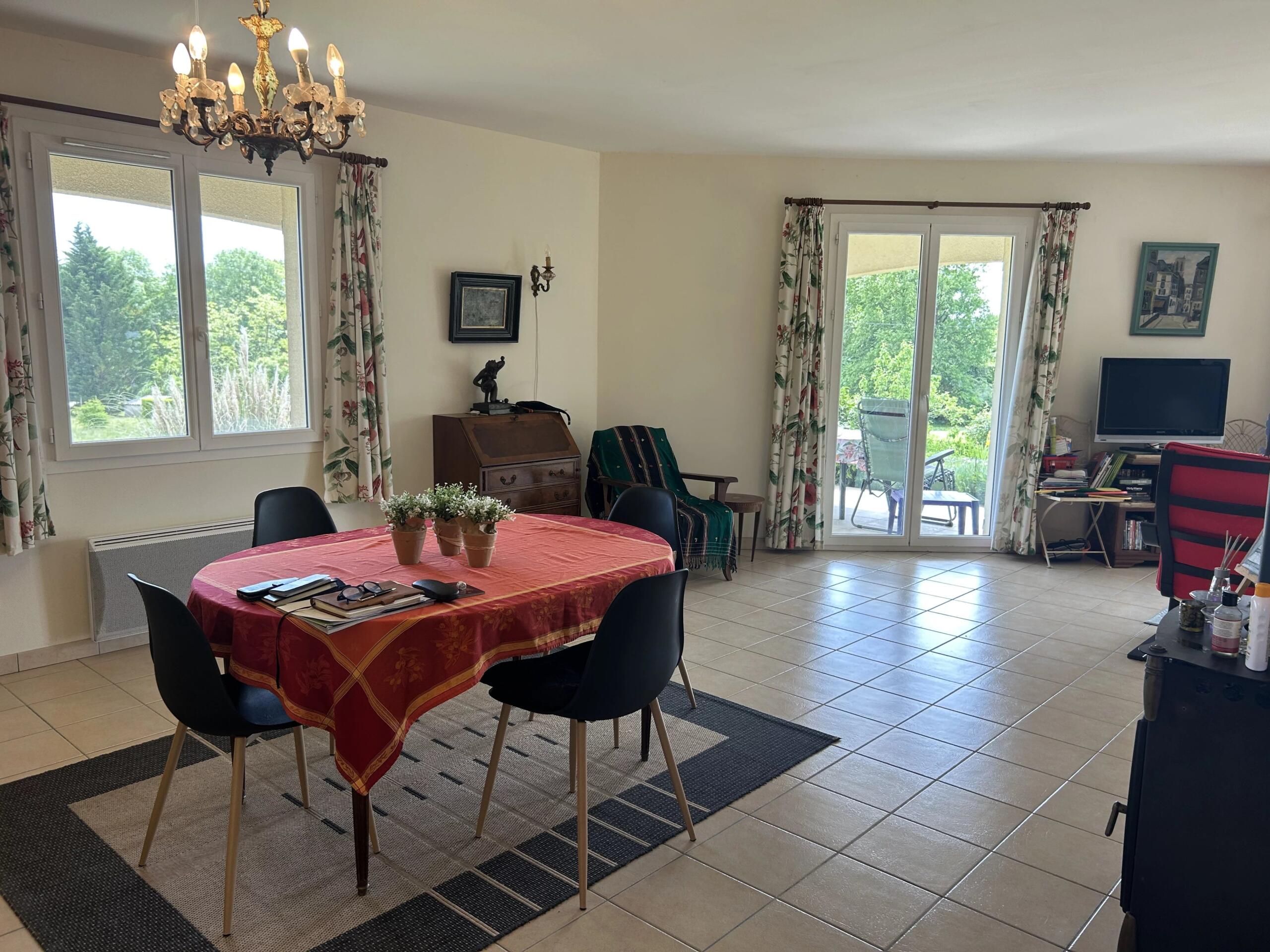 Charming Bungalow Near Duras with Stunning Countryside Views, Aquitaine – France – BVI80722