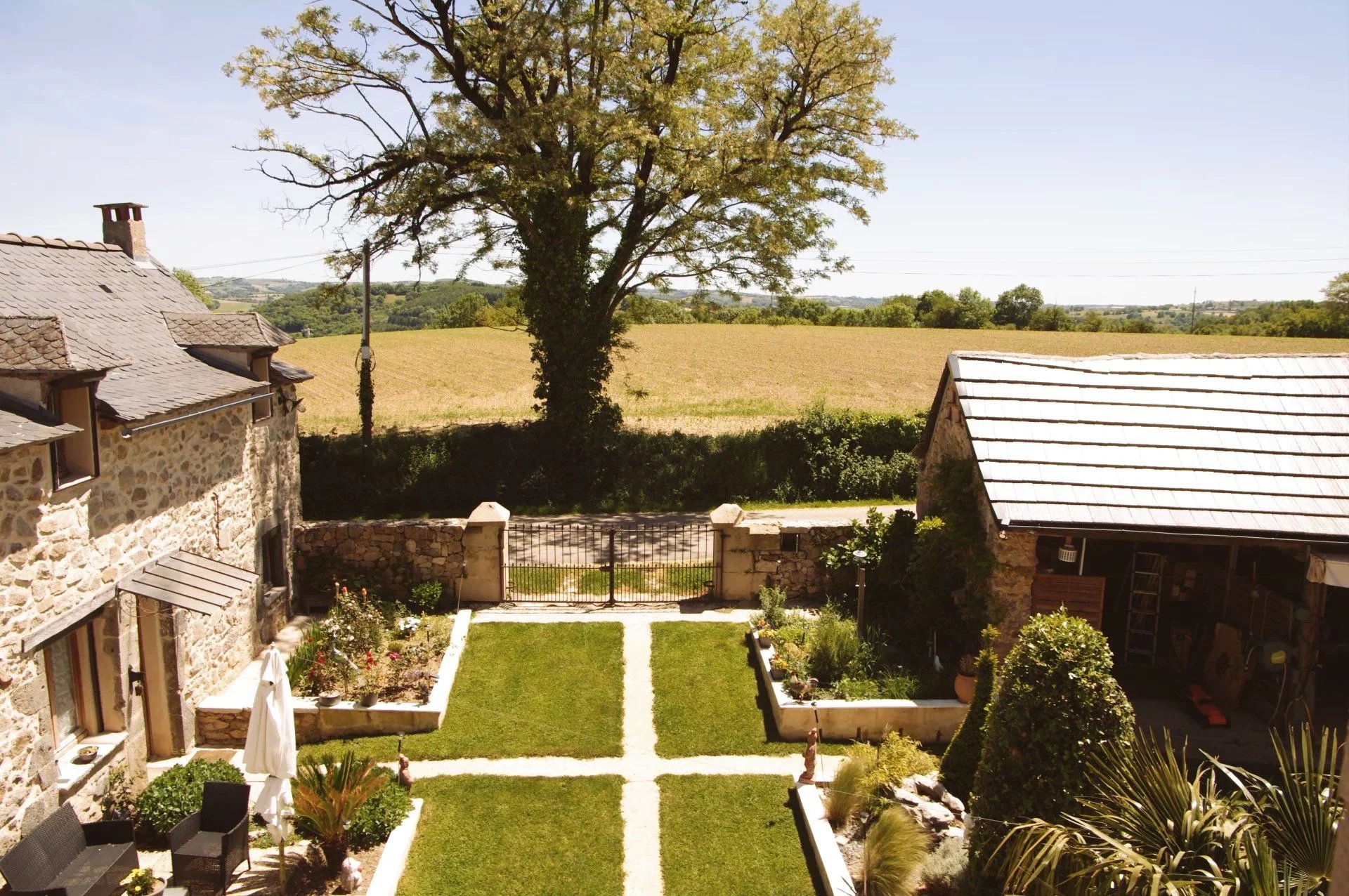 Charming Countryside Retreat with Income Potential and Panoramic Views, Midi-Pyrénées – France – BVI79299