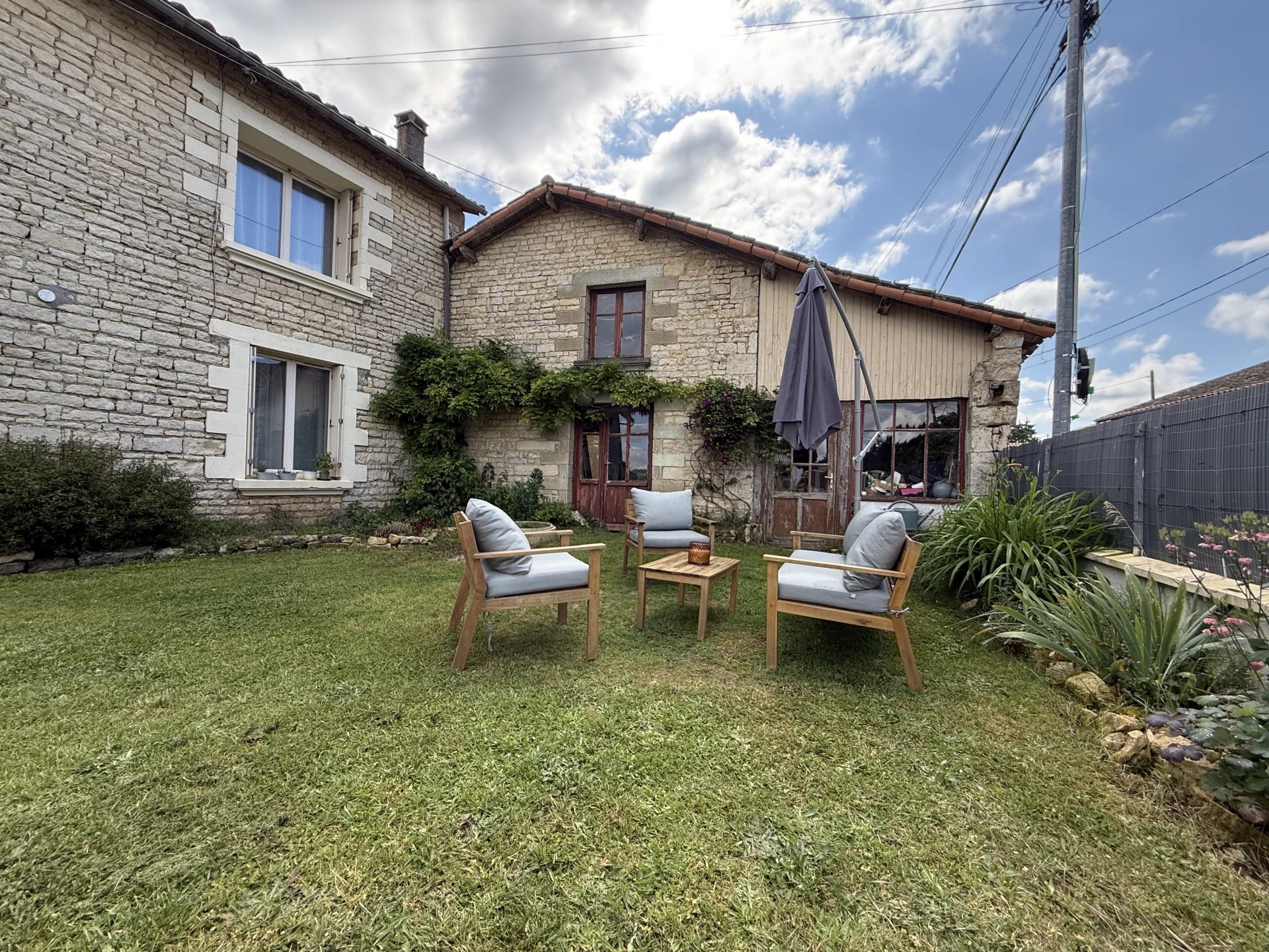 Charming Renovated 3 bedroom Stone Property Between Sauzé-Vaussais and Chef-Boutonne, Poitou-Charentes – France – BVI81326