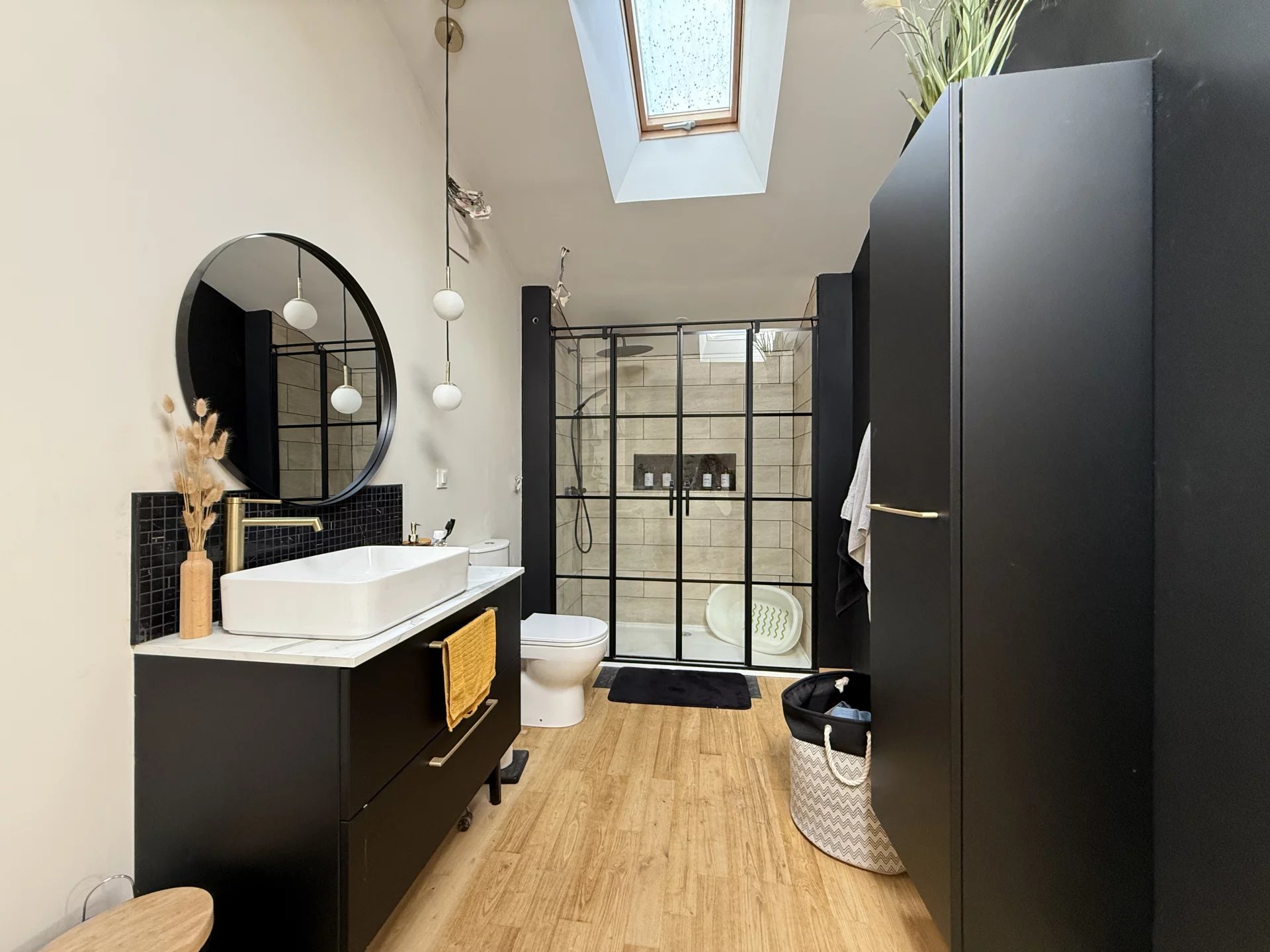 Charming Renovated 3 bedroom Stone Property Between Sauzé-Vaussais and Chef-Boutonne, Poitou-Charentes – France – BVI81326