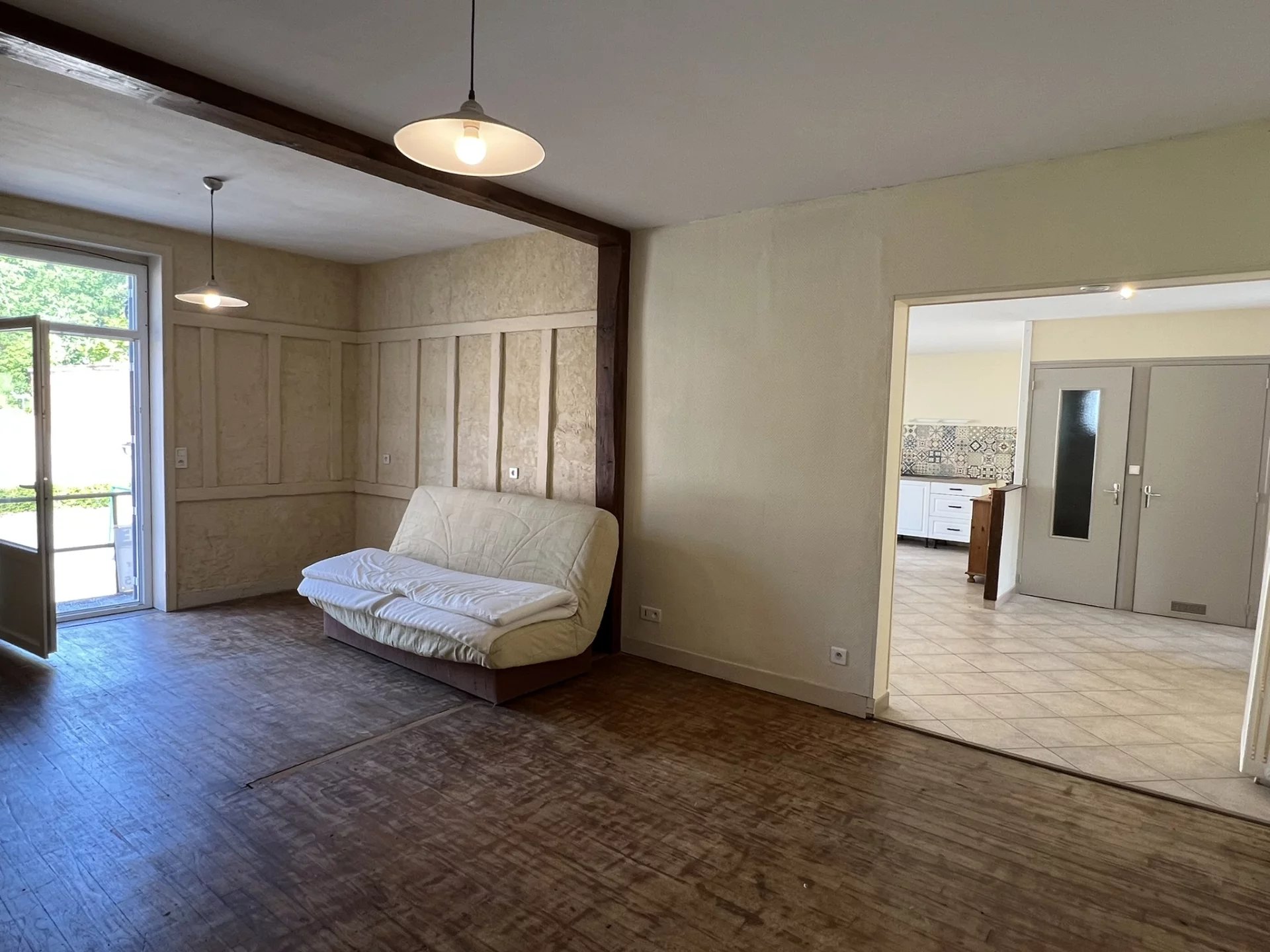 At the heart of a village, a commercial opportunity, Aquitaine – France – BVI80934