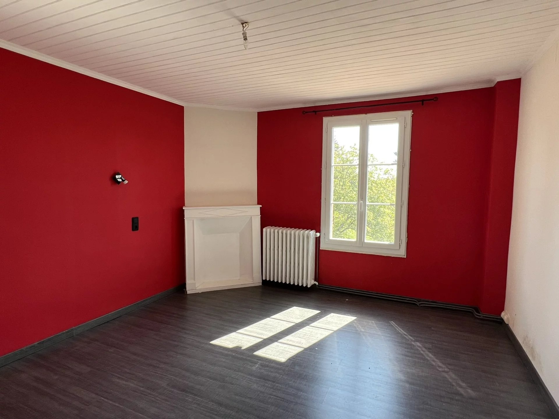 At the heart of a village, a commercial opportunity, Aquitaine – France – BVI80934