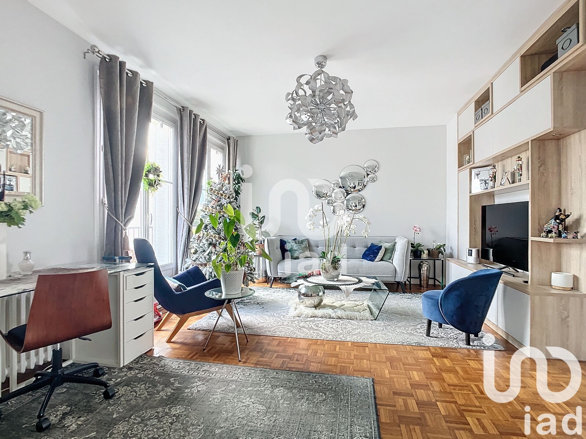 2 bedroom Appartement in Courbevoie, FR – 1677785
