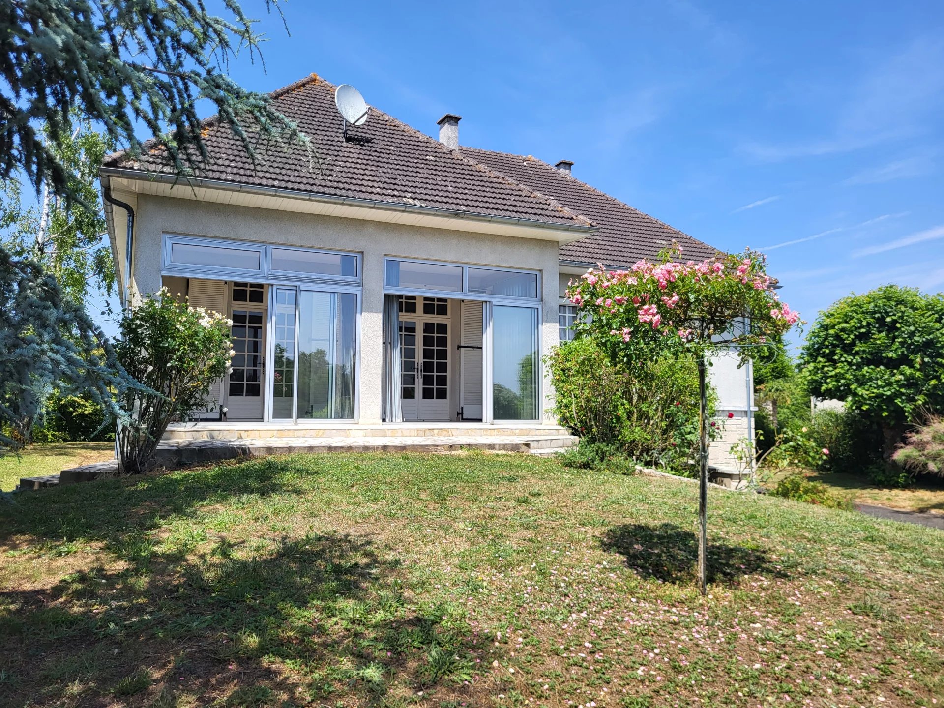 5 bedroom house close to all amenities, Poitou-Charentes – France – BVI77422