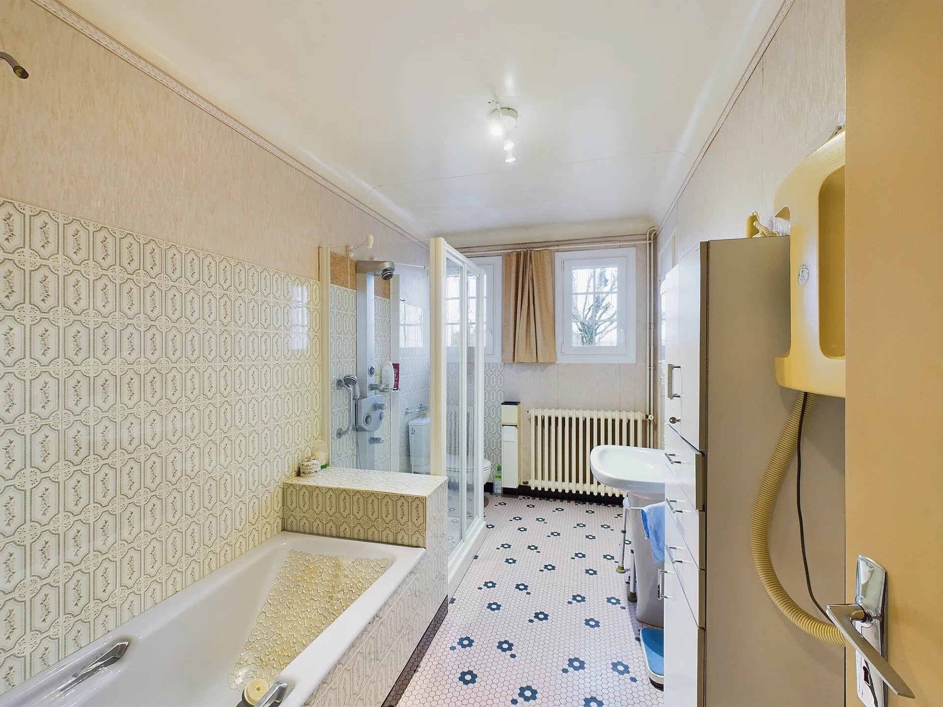 5 bedroom house close to all amenities, Poitou-Charentes – France – BVI77422