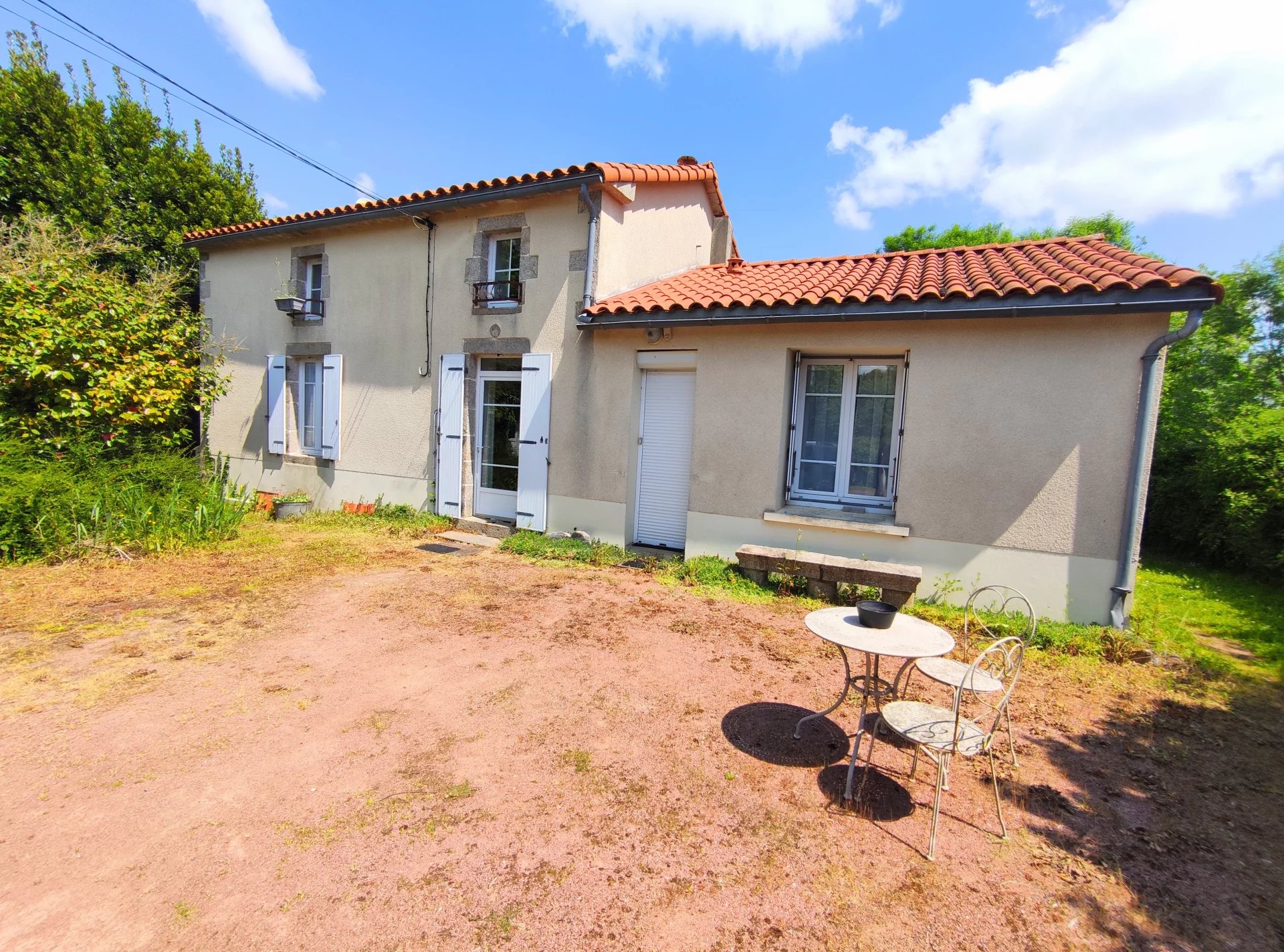 Well-Located 3-Bedroom Home with Land, Views and Versatile Living Space, Poitou-Charentes – France – BVI80944
