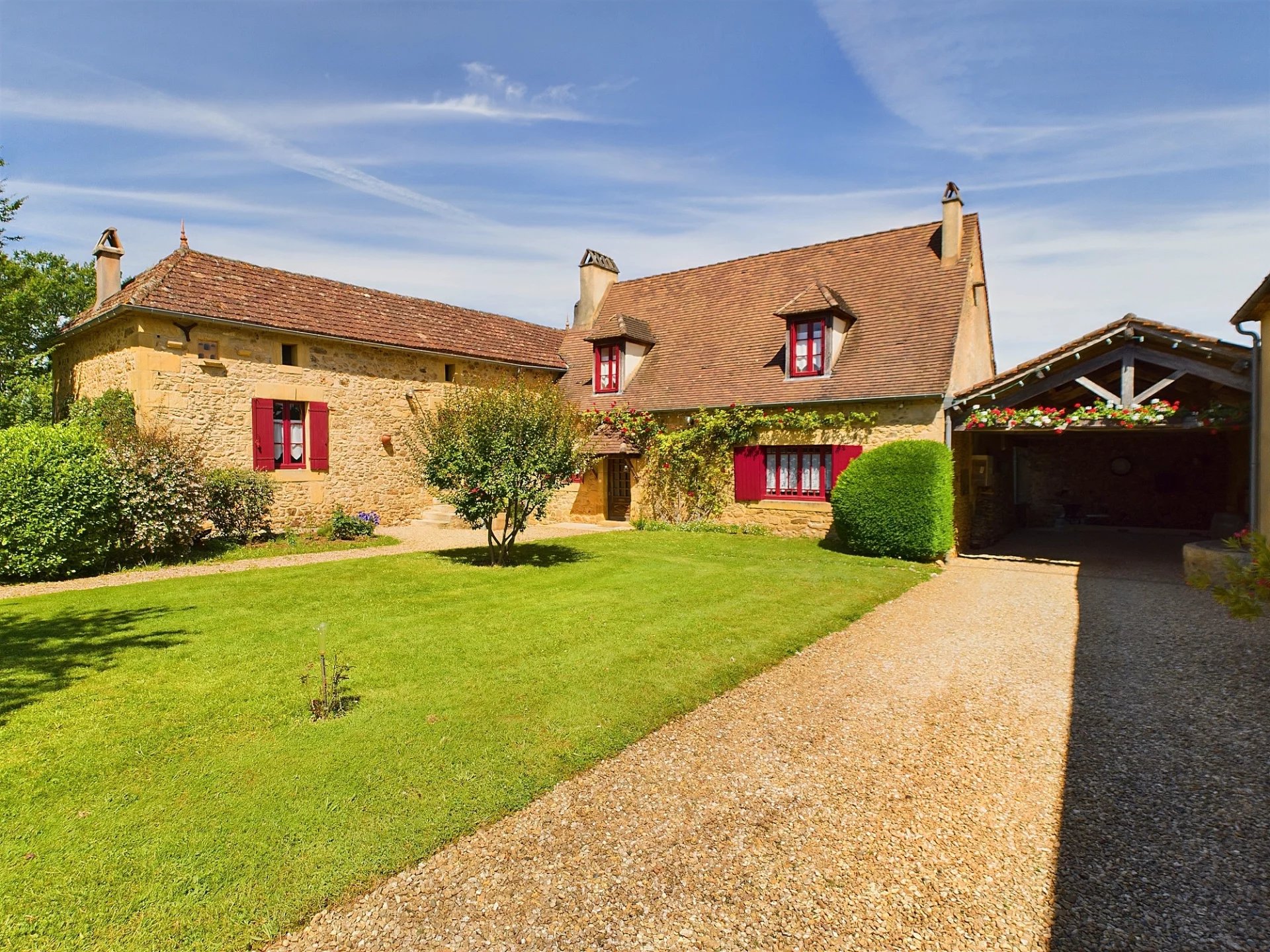 Charming stone property with 2 guest houses and a pool, Aquitaine – France – BVI71277