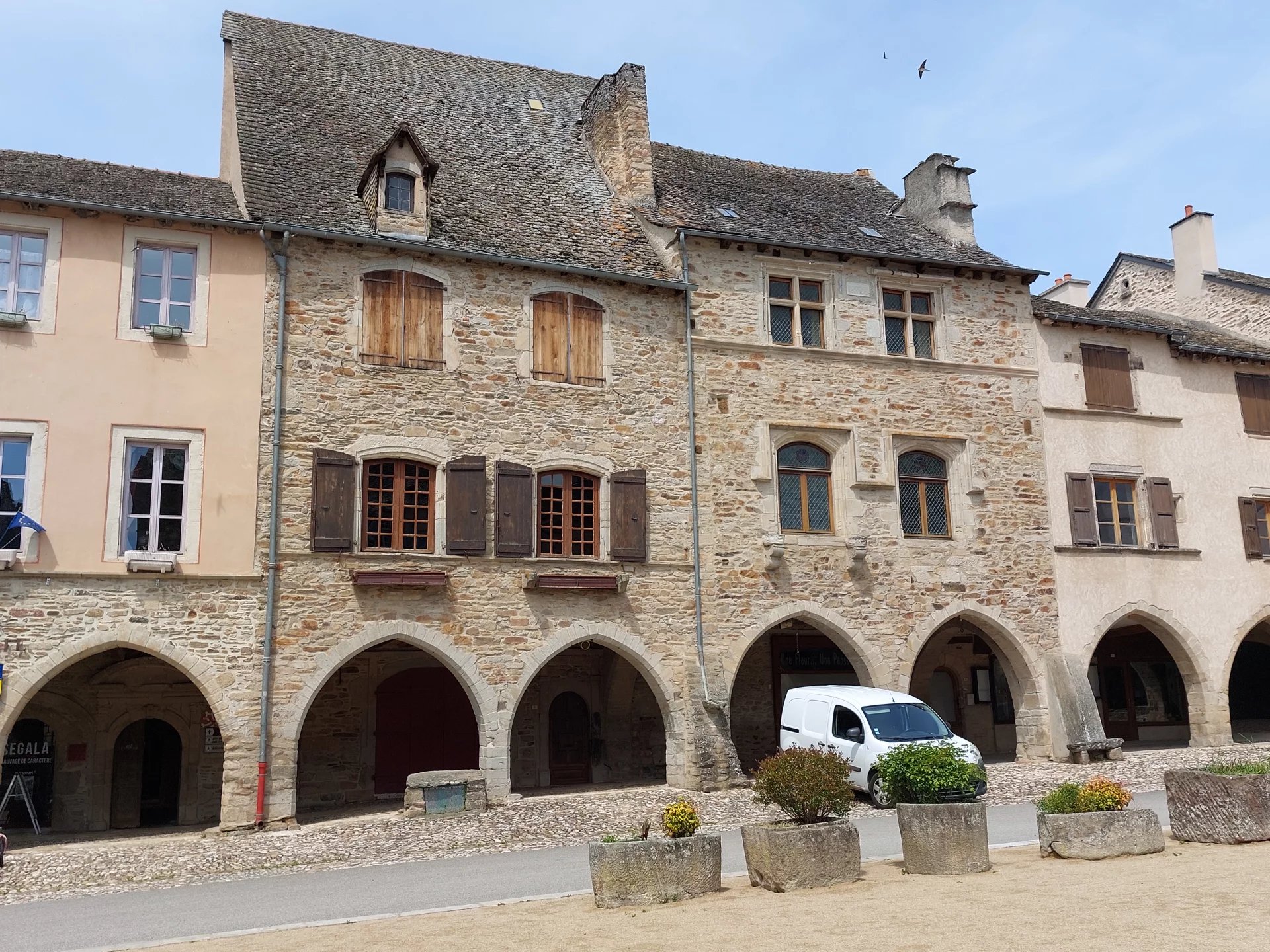 Medieval Property with traces of royal history in the heart of a listed village, Midi-Pyrénées – France – BVI80994