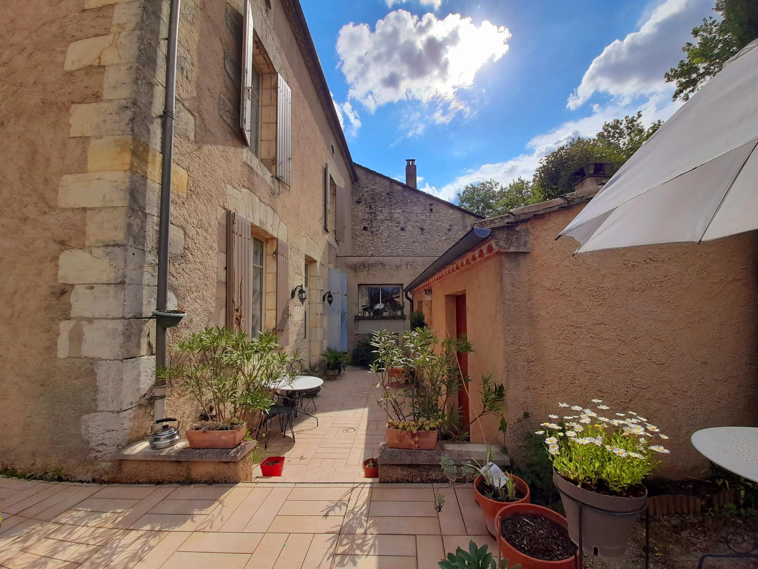 Traditional Village house offering great potential, Aquitaine – France – BVI80017