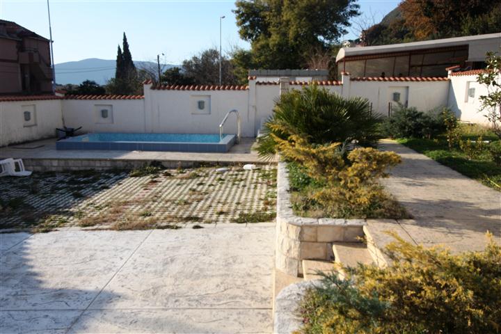 2 bedroom Apartment in Djenovici, Montenegro – CMM2630