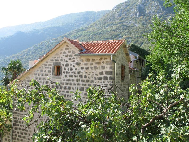 5 bedroom House in Kotor, Montenegro – CMM3076